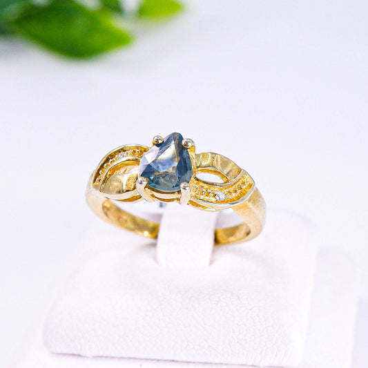 แหวนเงินแท้ 925 ฝังพลอย เขียวส่อง (green Sapphire) + เซอร์คอน (Zircon)