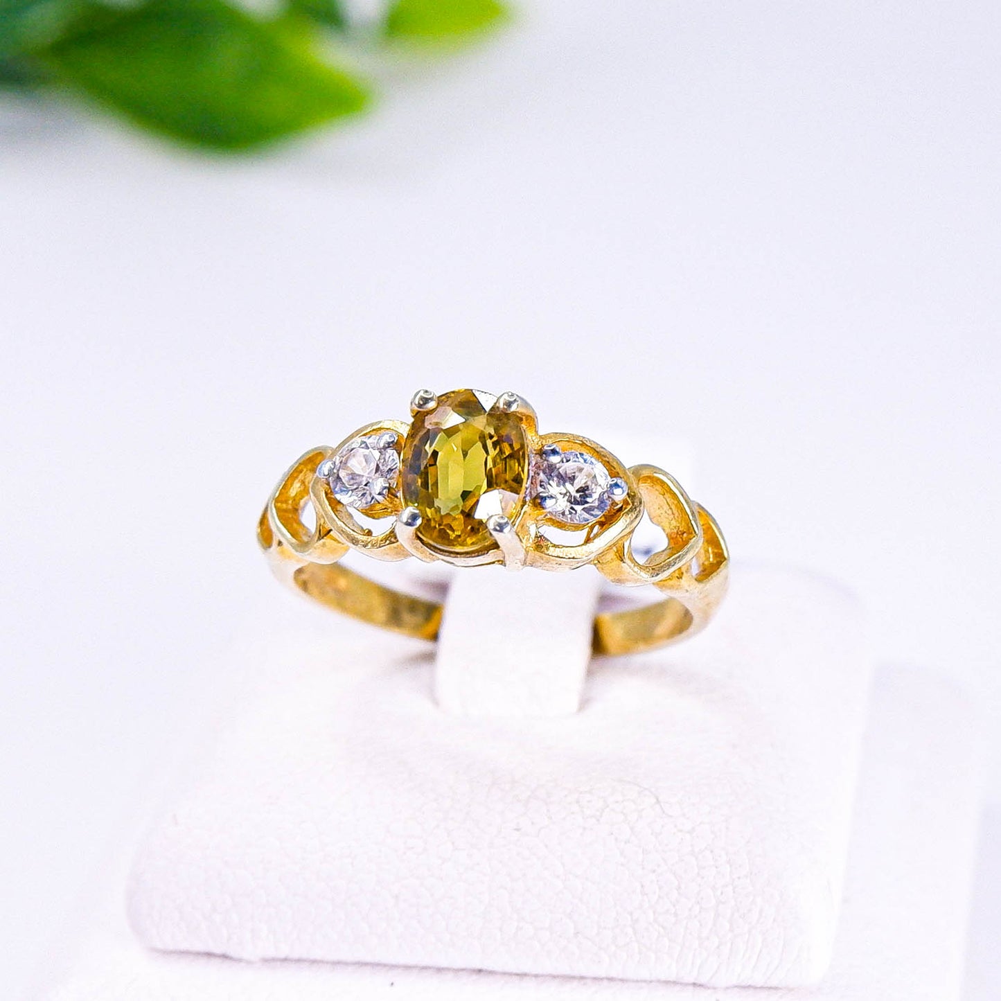 แหวนเงินแท้ 925 ฝังพลอย  บุษราคัมบางกะจะ (Yellow Sapphire) + เซอร์คอน (Zircon)