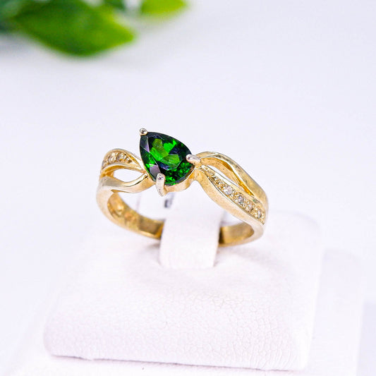 แหวนเงินแท้ 925 ฝังพลอย กรีนโครมไดออปไซต์ (Green Chrome Diopside) + โทพาส (Topaz)