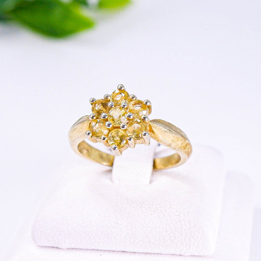 แหวนเงินแท้ 925 ฝังพลอย บุษราคัมกาญจนบุรี  (Kanchanaburi Yellow Sapphire)