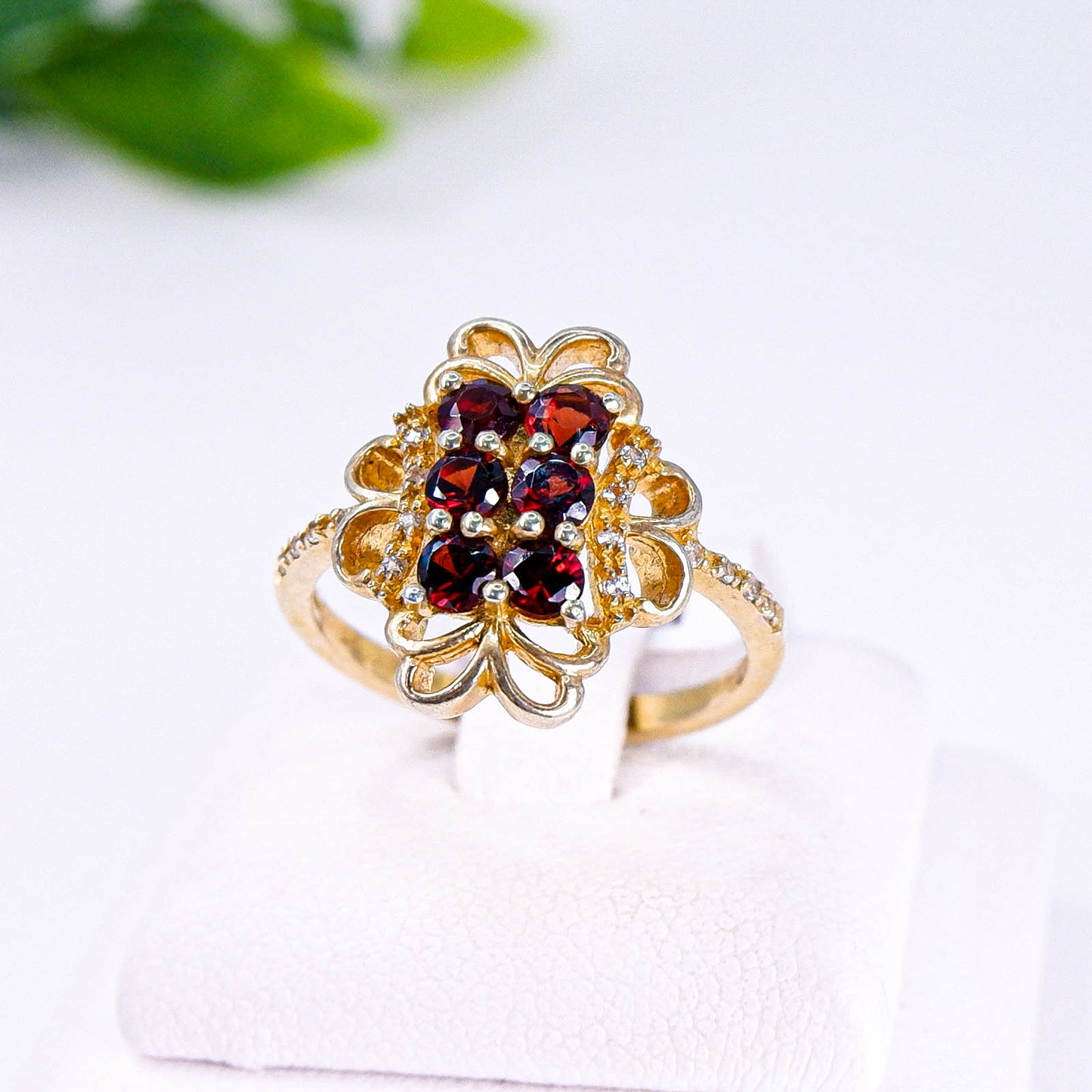 แหวนเงินแท้ 925 ฝังพลอย โกเมน (Garnet) + ไวท์โทพาส (whitetopaz)