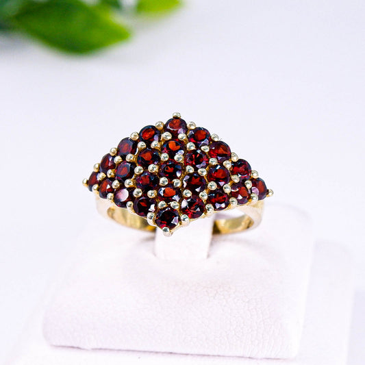 แหวนเงินแท้ 925 ฝังพลอย โกเมน (Garnet)
