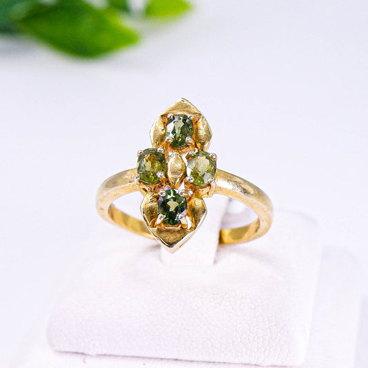 แหวนเงินแท้ 925 ฝังพลอย  เขียวส่อง (green Sapphire)