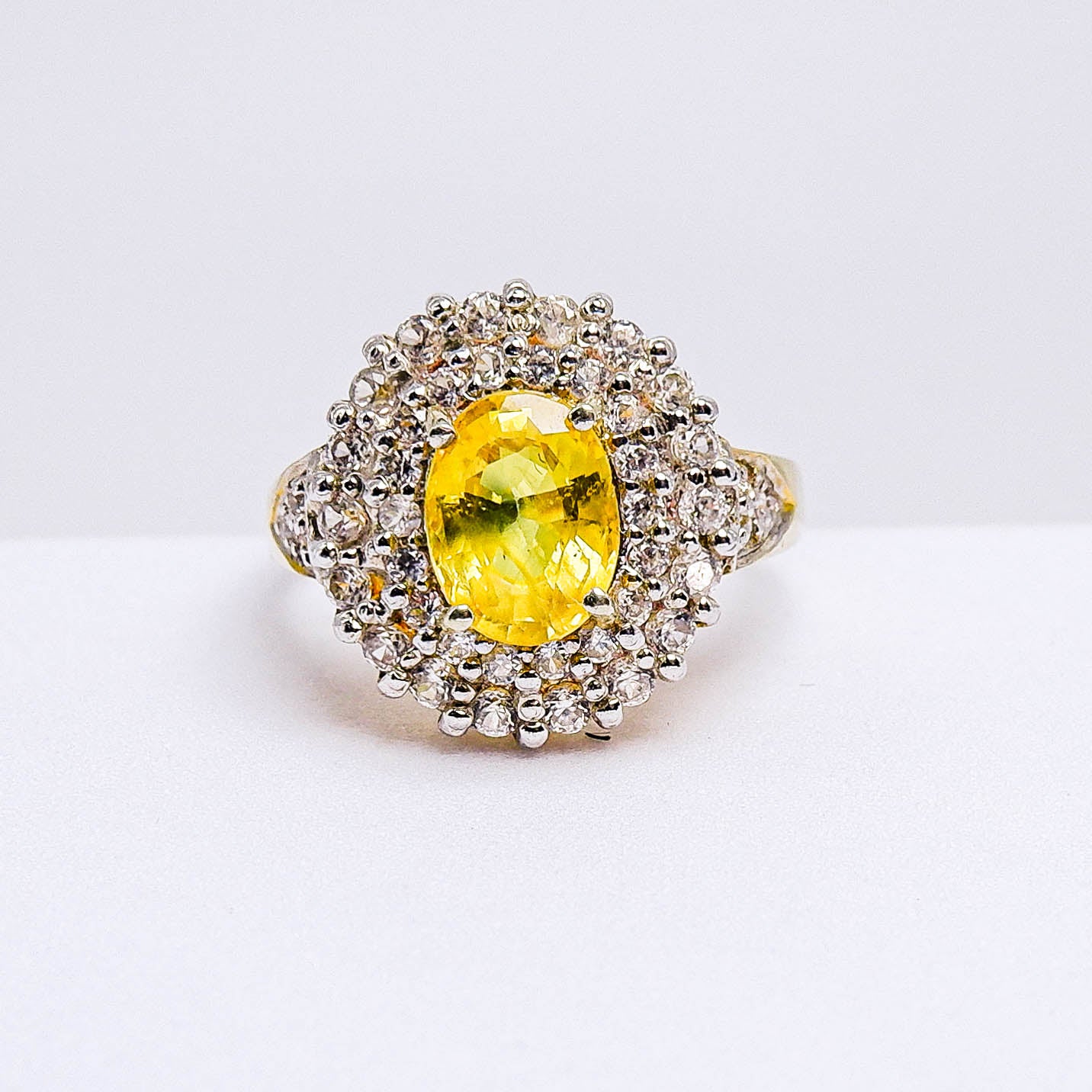 แหวนเงินแท้ 925 ฝังพลอย บุษราคัมบางกะจะ (Yellow Sapphire) + เซอร์คอน (Zircon)