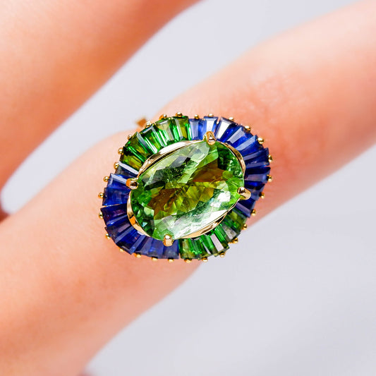 แหวนทอง9K ฝังพลอยพาไรบ้า ทัวร์มาลีน (Paraiba Tourmaline)  + ไพลิน (Blue Sapphire)+ ซาโวไลท์ (Tsavorite)
