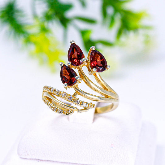 แหวนเงินแท้ 925 ฝังพลอย โกเมน (Garnet) + ไวท์โทพาส (whitetopaz)