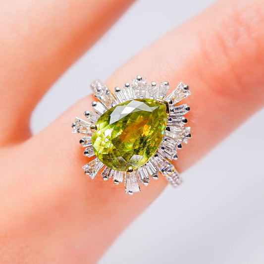 แหวนทอง9K ฝังพลอยสฟีน (Sphene)+ เพชร (Diamond)