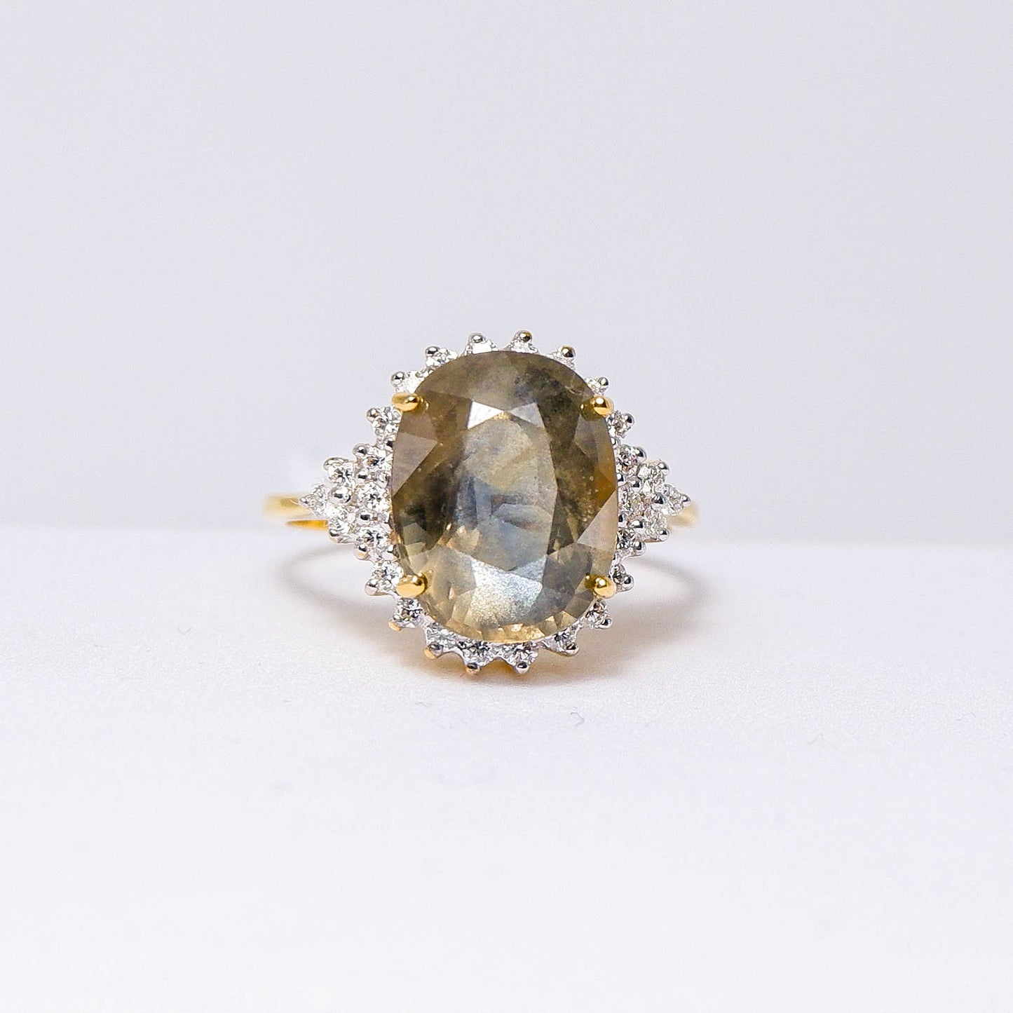 แหวนทอง9K ฝังพลอยคัลเลอร์เชนจ์แซฟไฟร์ (Colorchange Sapphire)+ เพชร (Diamond)