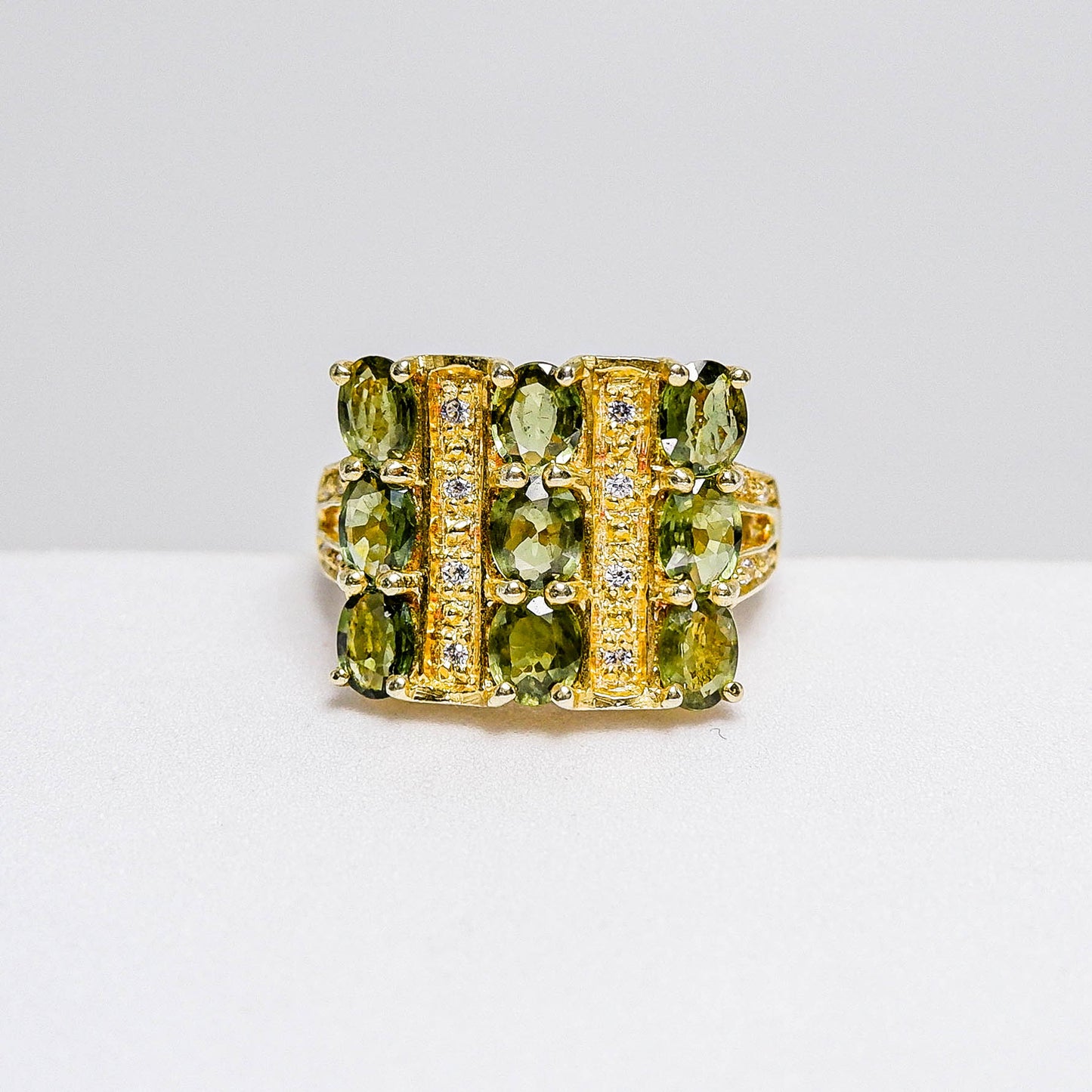 แหวนเงินแท้ 925 ฝังพลอย เขียวส่องบางกะจะ (greensapphire) + เซอร์คอน (Zircon)