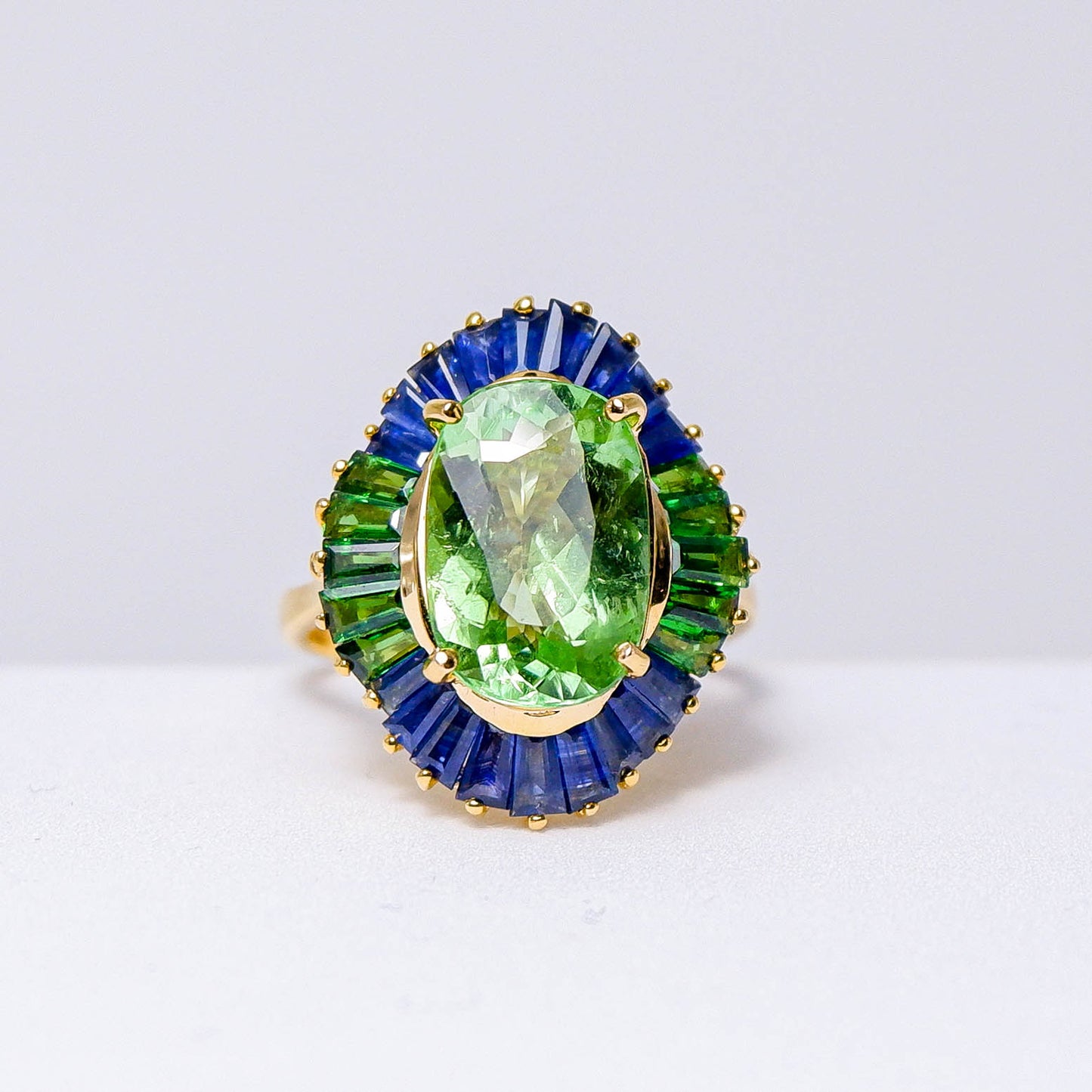 แหวนทอง9K ฝังพลอยพาไรบ้า ทัวร์มาลีน (Paraiba Tourmaline)  + ไพลิน (Blue Sapphire)+ ซาโวไลท์ (Tsavorite)