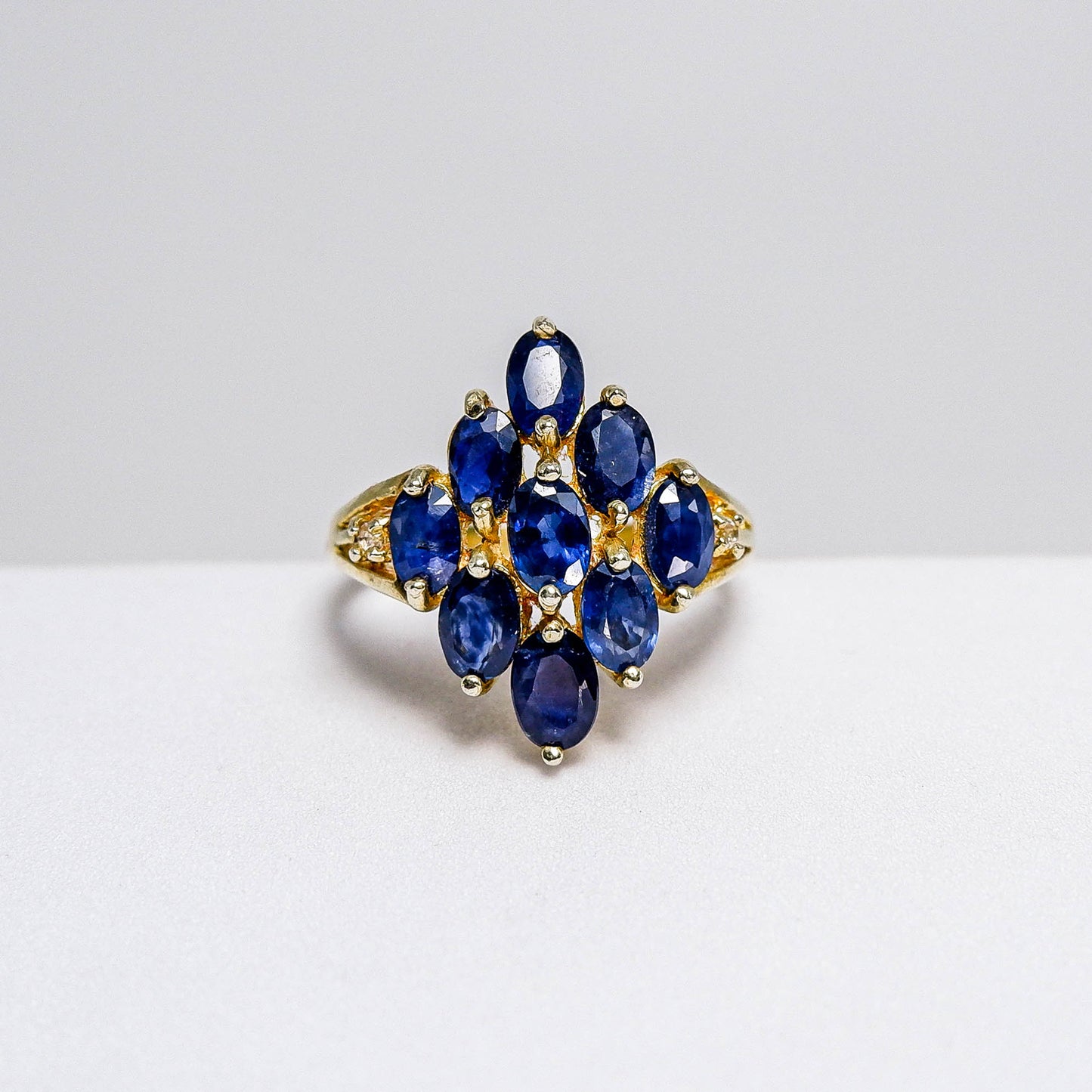 แหวนเงินแท้ 925 ฝังพลอย ไพลินมาบีร่า (Mabira Blue Sapphire) + ไวท์โทพาส (whitetopaz)
