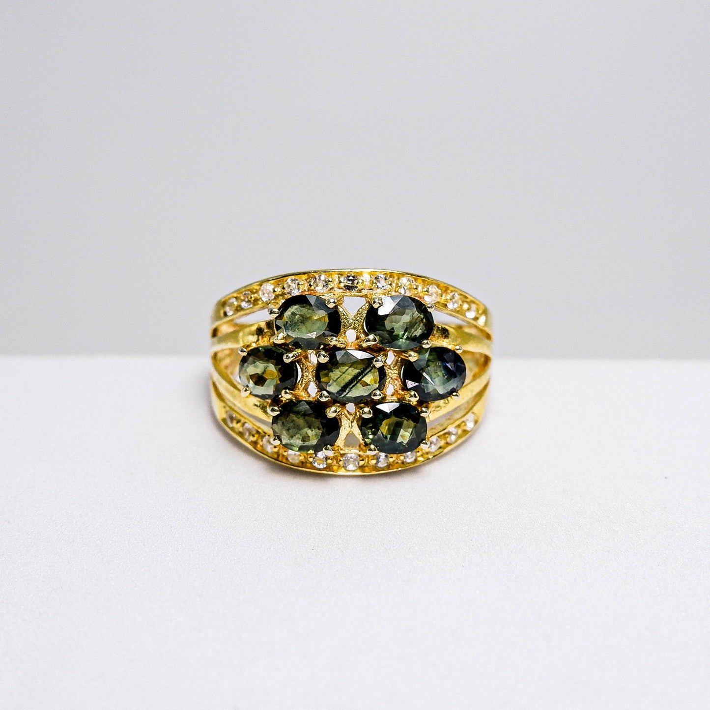 แหวนเงินแท้ 925 ฝังพลอย เขียวส่อง (greensapphire) + ไวท์โทพาส (whitetopaz)