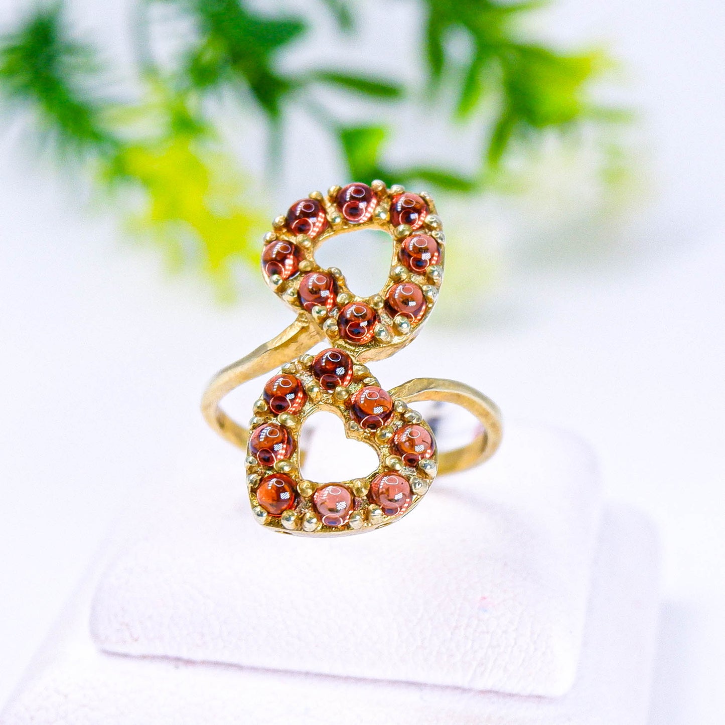 แหวนเงินแท้ 925 ฝังพลอย โกเมนหลังเบี้ย (Garnet)