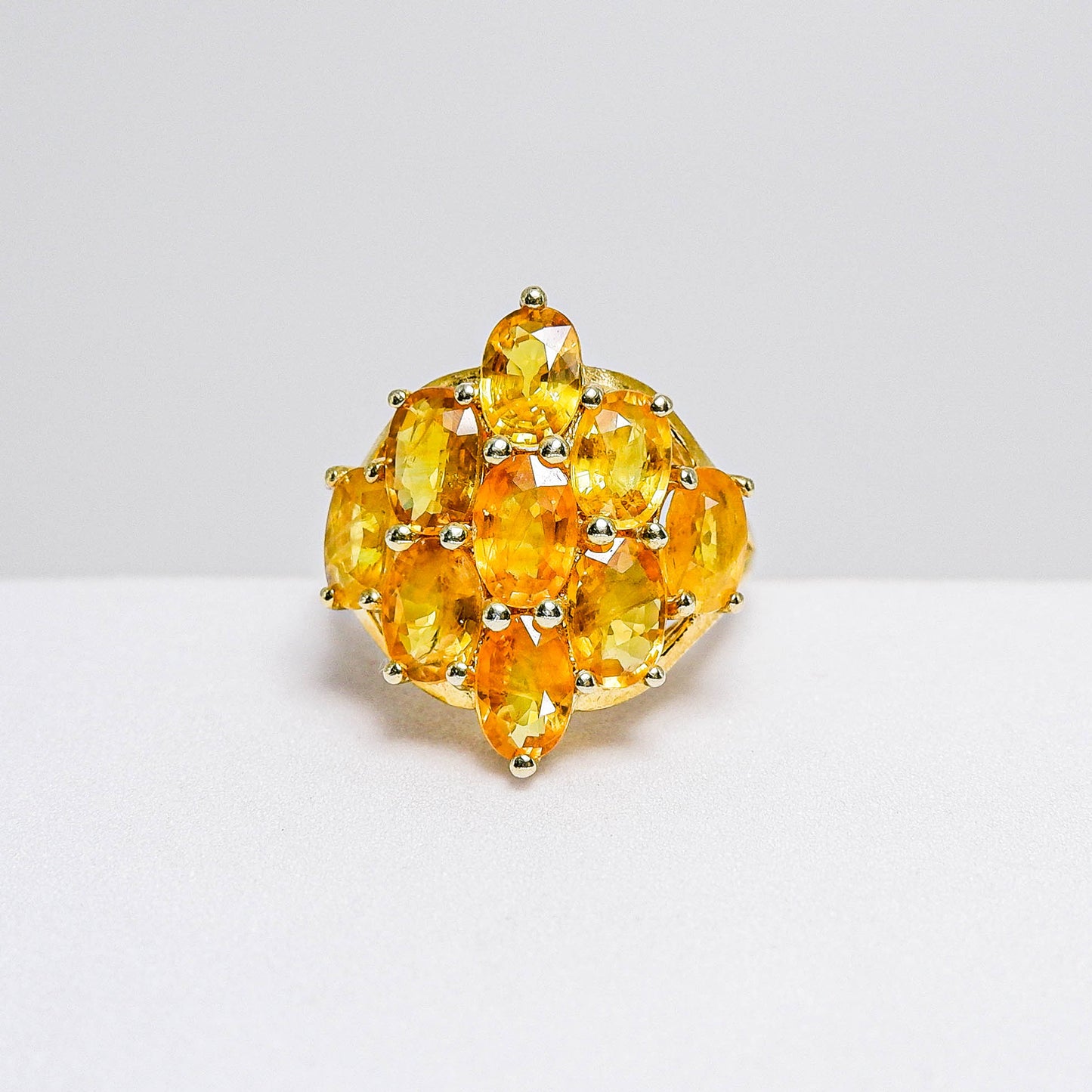 แหวนเงินแท้ 925 ฝังพลอย บุษราคัม (Yellow Sapphire)