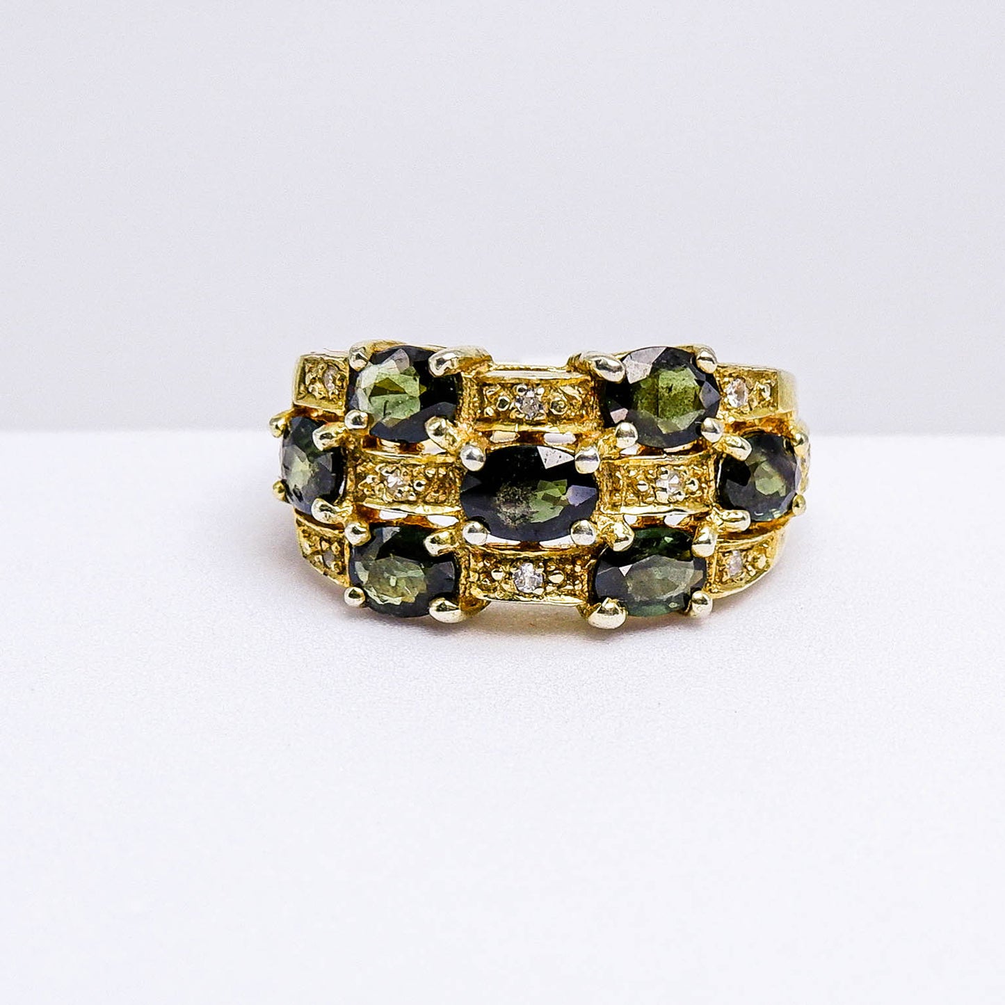 แหวนเงินแท้ 925 ฝังพลอย เขียวส่อง (green Sapphire) + เซอร์คอน (Zircon)