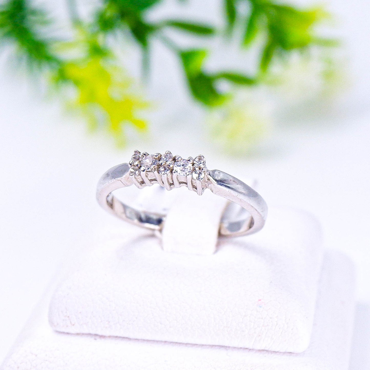 แหวนเงินแท้ 925 ฝังพลอย เซอร์คอน (Zircon)