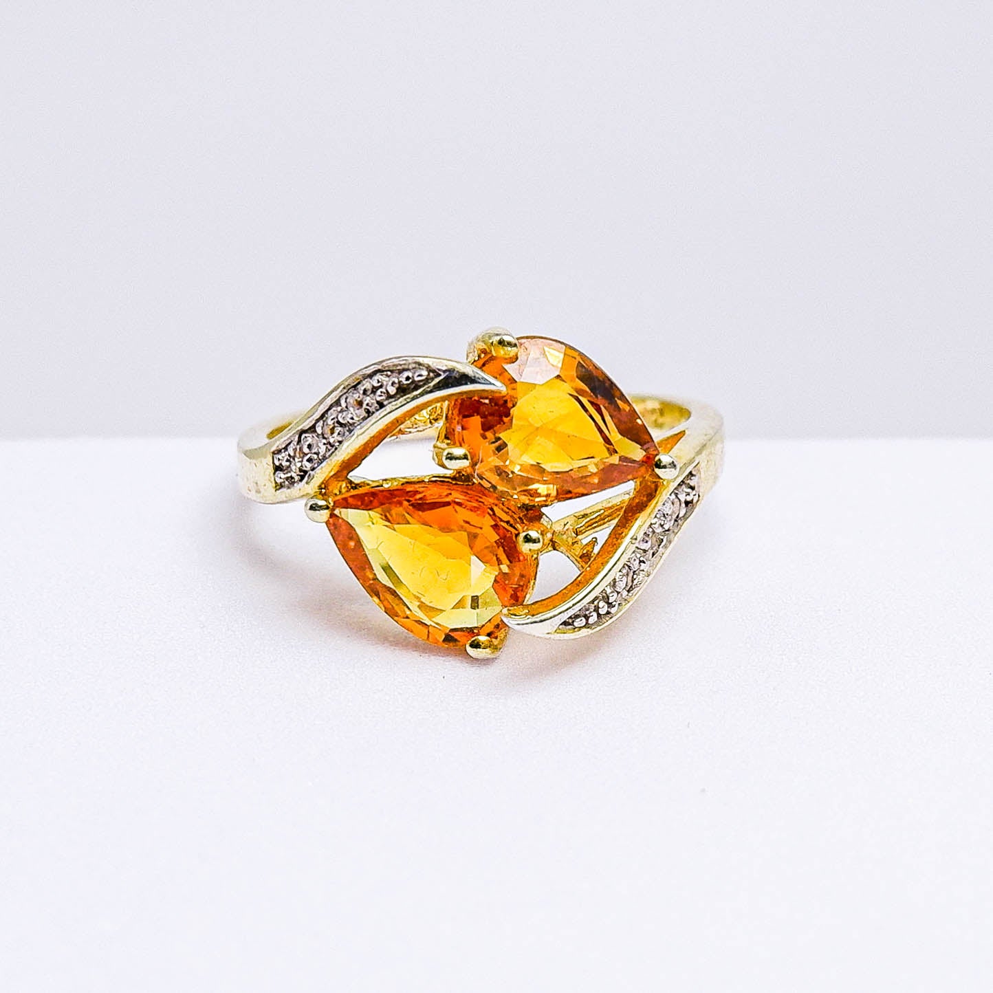 แหวนเงินแท้ 925 ฝังพลอย บุษราคัมบางกะจะ (Yellow Sapphire) + เซอร์คอน (Zircon)