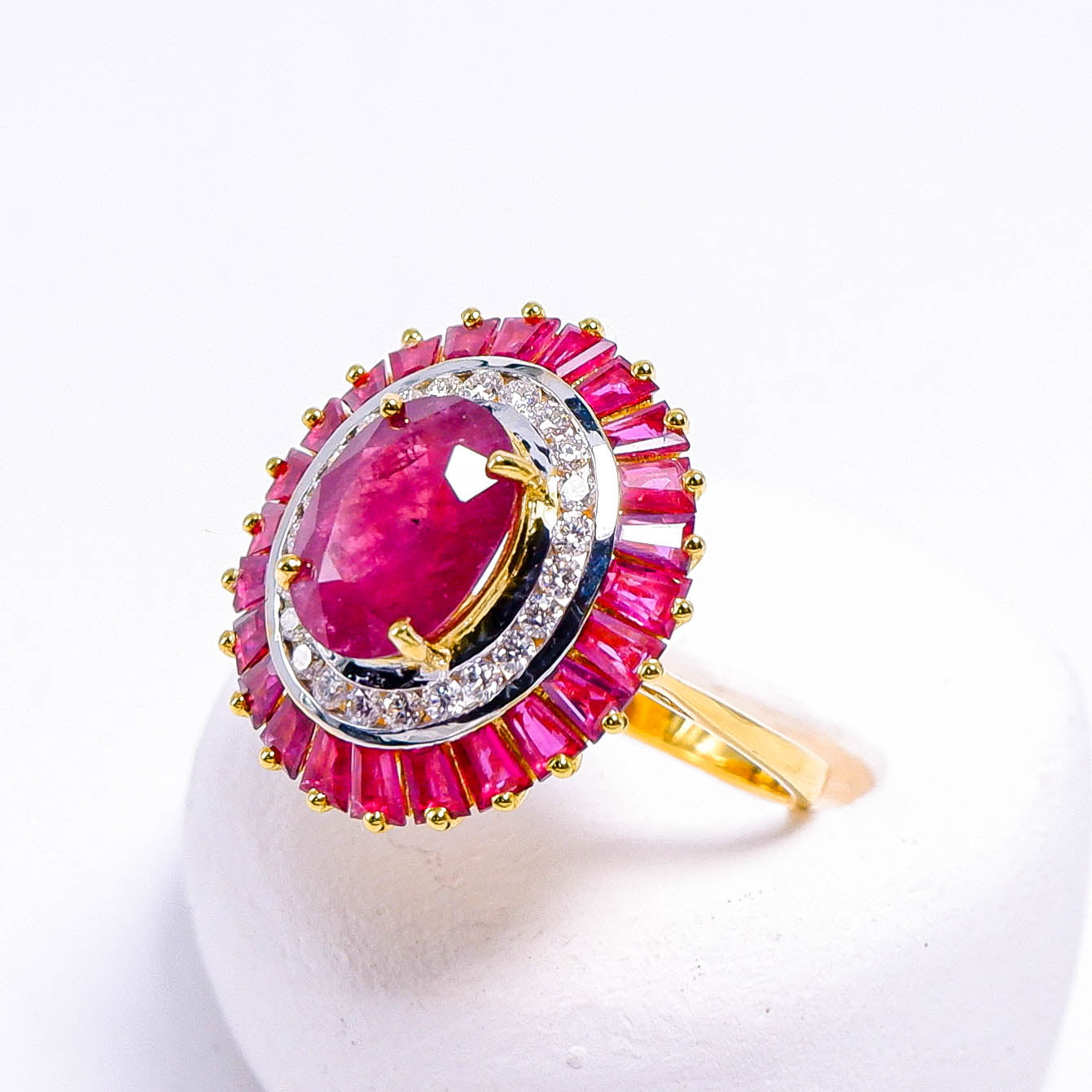 แหวนทอง9K ฝังพลอยทับทิมโมซัมบิก (Ruby) + เพชร (Diamond)