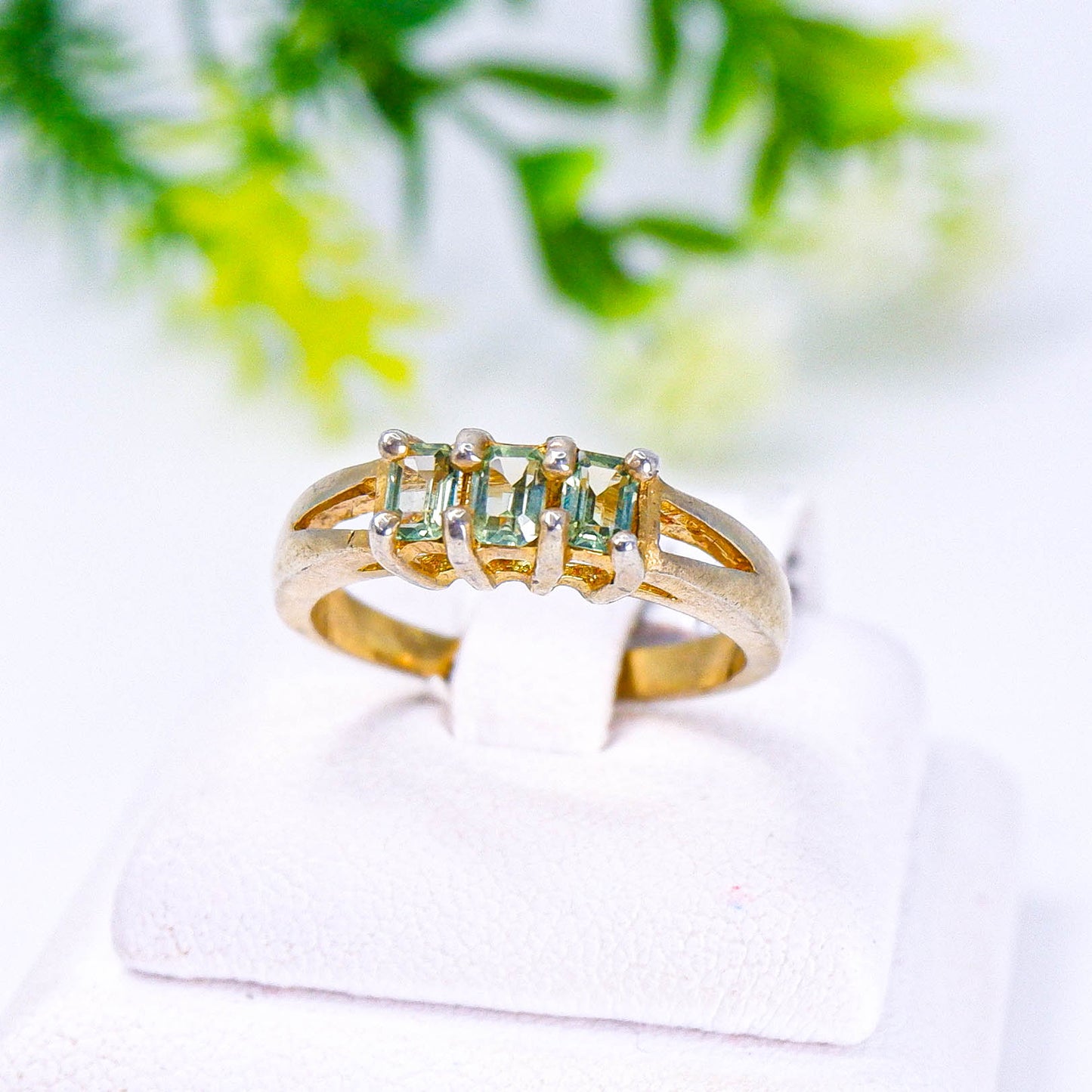 แหวนเงินแท้ 925 ฝังพลอย แฟนซีแซฟไฟร์ (Fancy Sapphire)