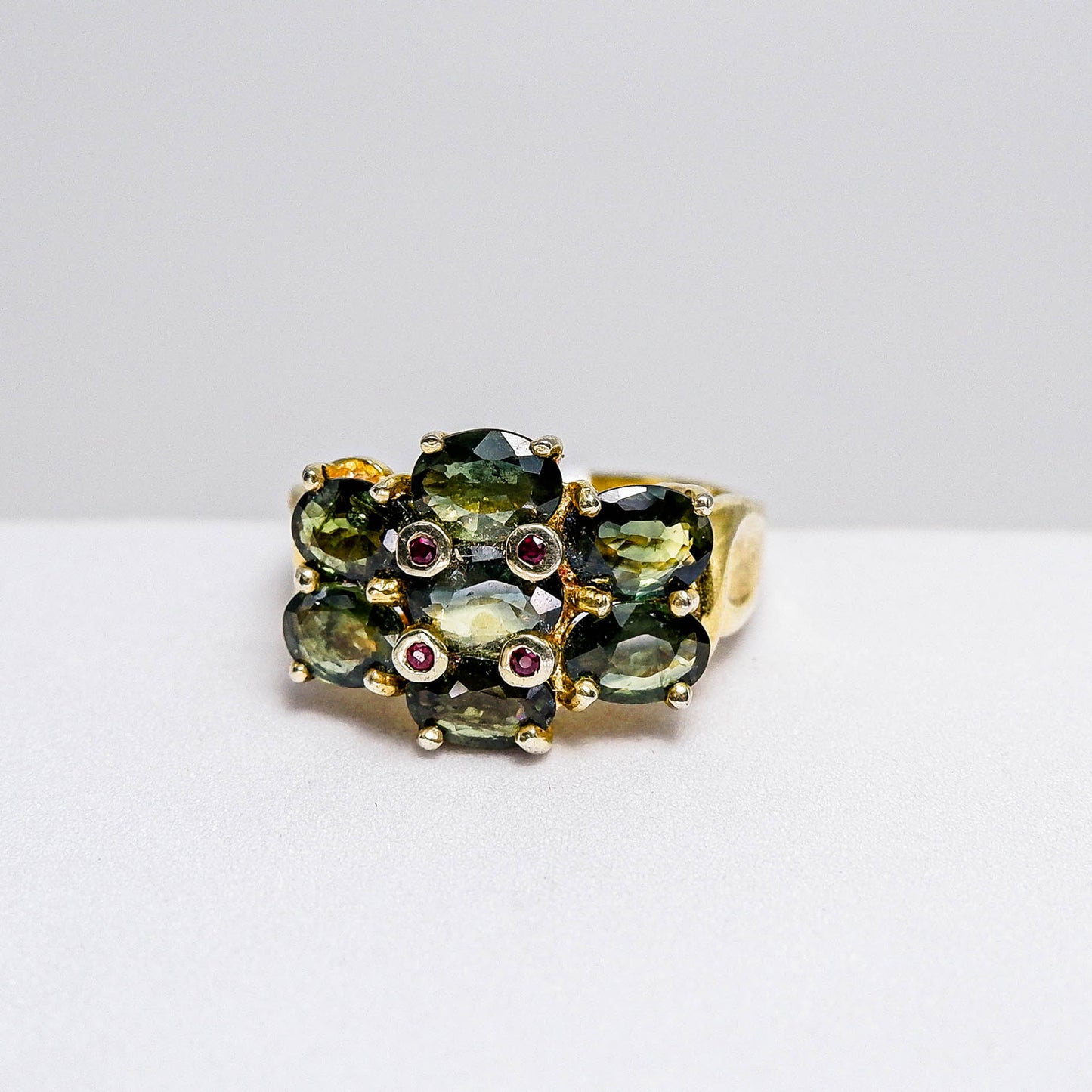 แหวนเงินแท้ 925 ฝังพลอย เขียวส่อง (greensapphire) + ทับทิม (Ruby)