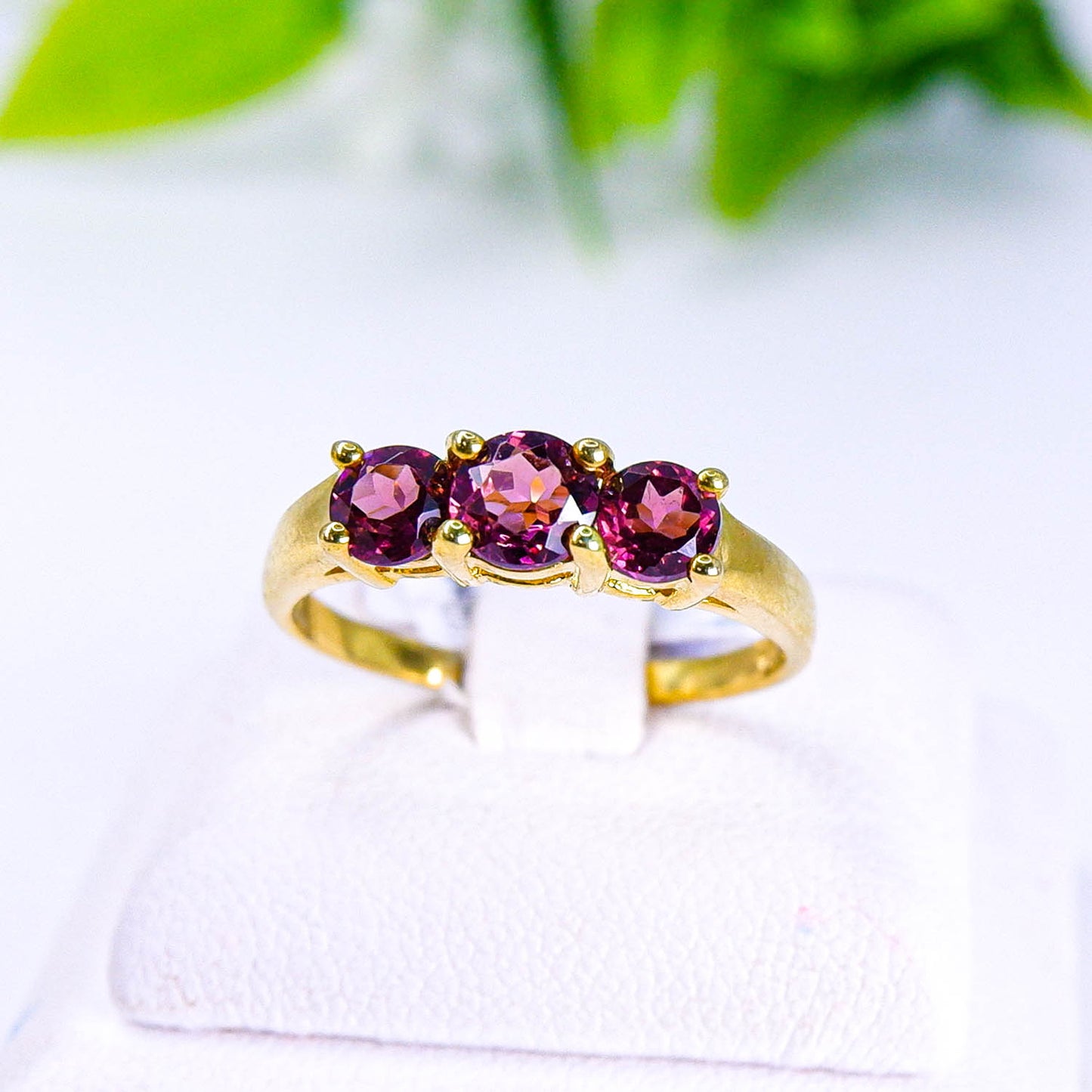 แหวนเงินแท้ 925 ฝังพลอย โรโดไลท์ (Rhodolite)