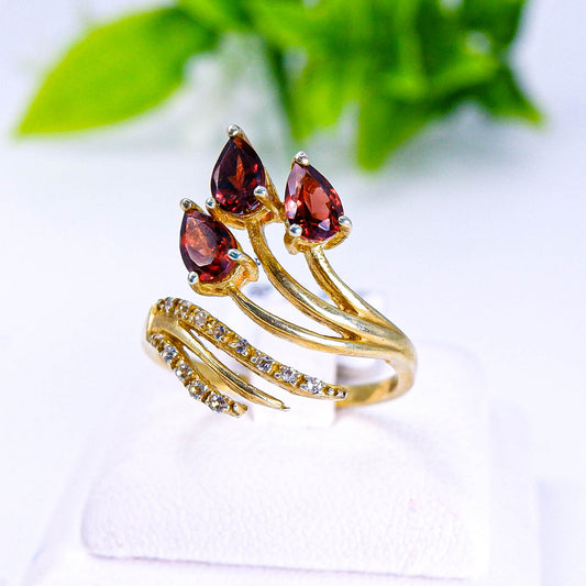 แหวนเงินแท้ 925 ฝังพลอย โกเมน (Garnet) + ไวท์โทพาส (whitetopaz)