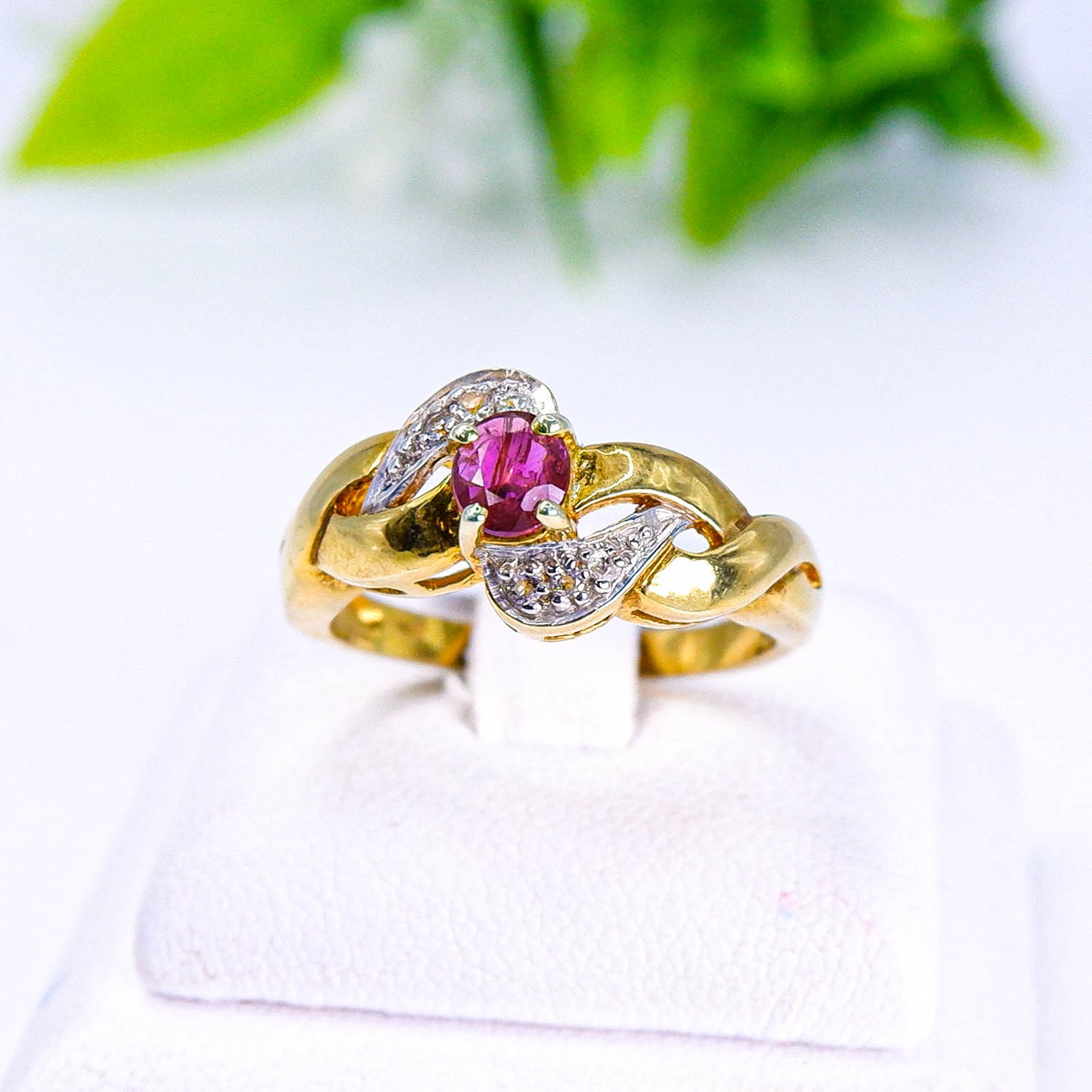 แหวนเงินแท้ 925 ฝังพลอย ทับทิมไทย (Siam Ruby) + เซอร์คอน (Zircon)