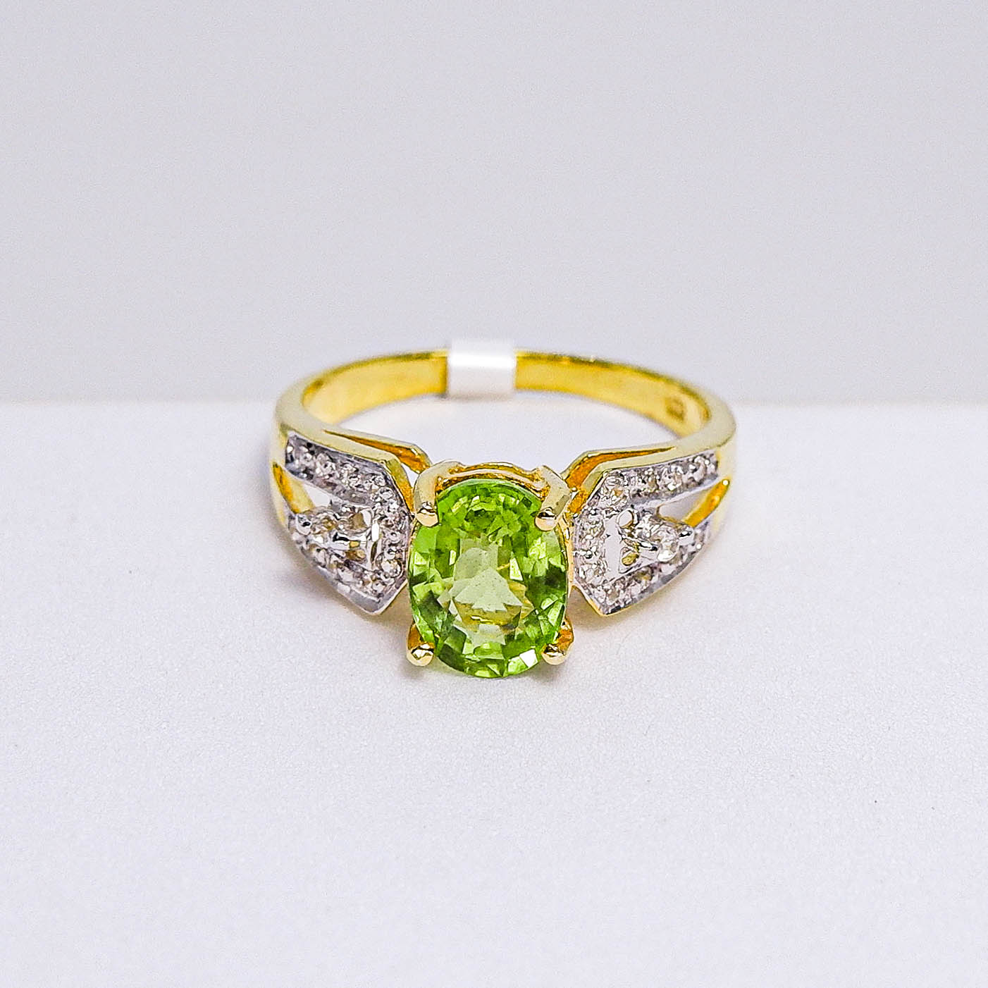 แหวนเงินแท้ 925 ฝังพลอย เพอริดอท (Peridot) + เซอร์คอน (Zircon)
