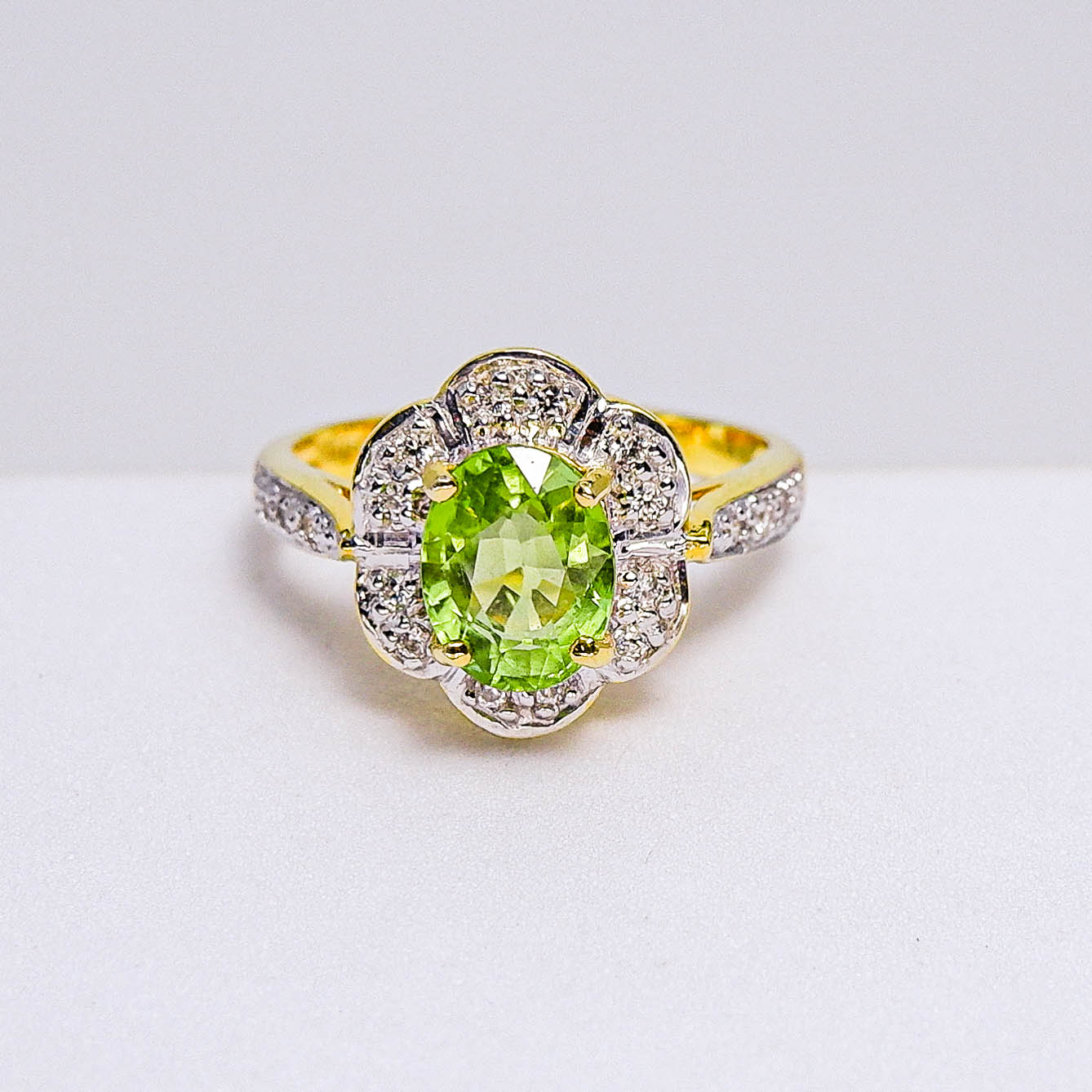 แหวนเงินแท้ 925 ฝังพลอย เพอริดอท (Peridot) + เซอร์คอน (Zircon)
