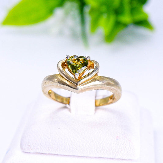แหวนเงินแท้ 925 ฝังพลอย เขียวส่อง (green Sapphire)