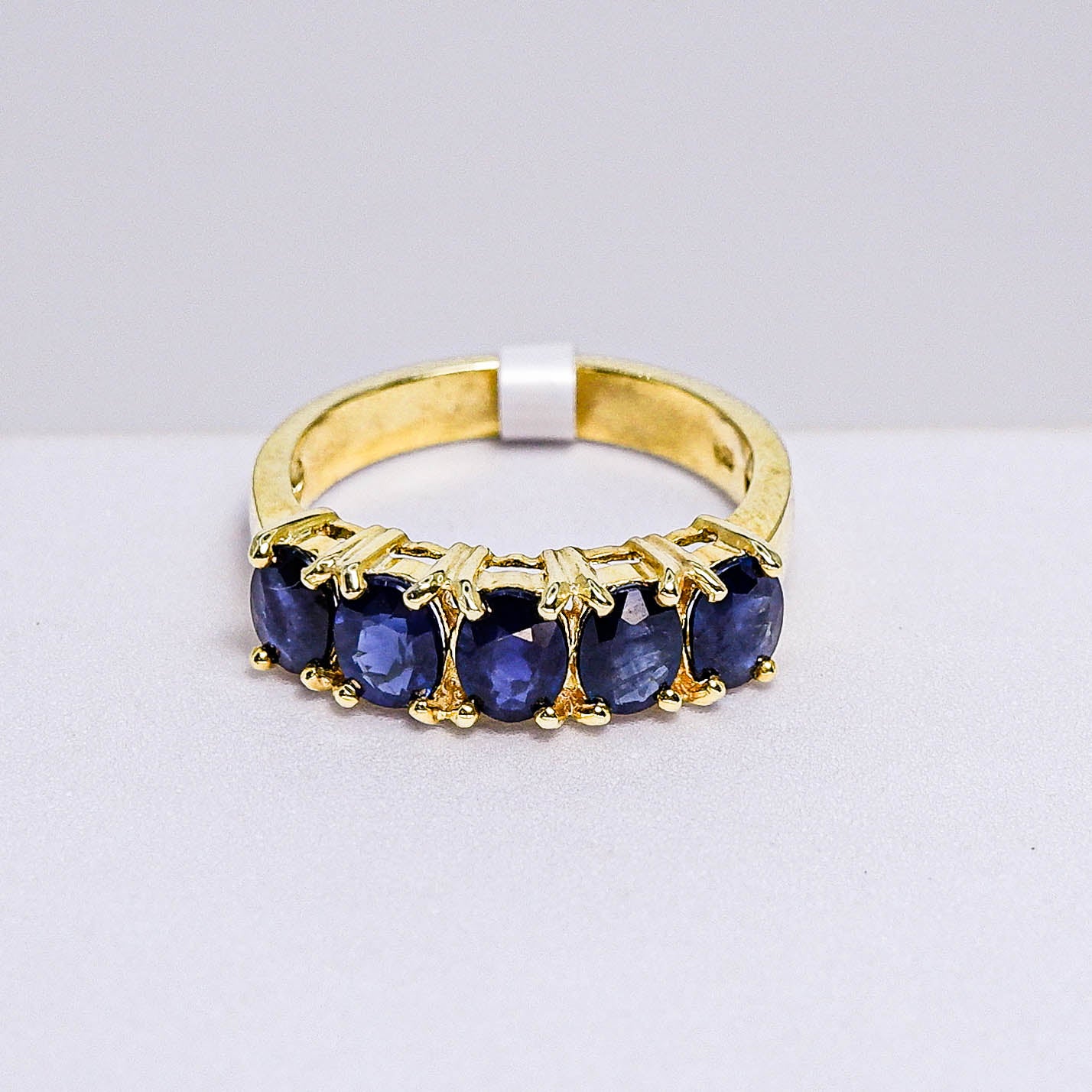 แหวนเงินแท้ 925 ฝังพลอย ไพลิน (Blue Sapphire)