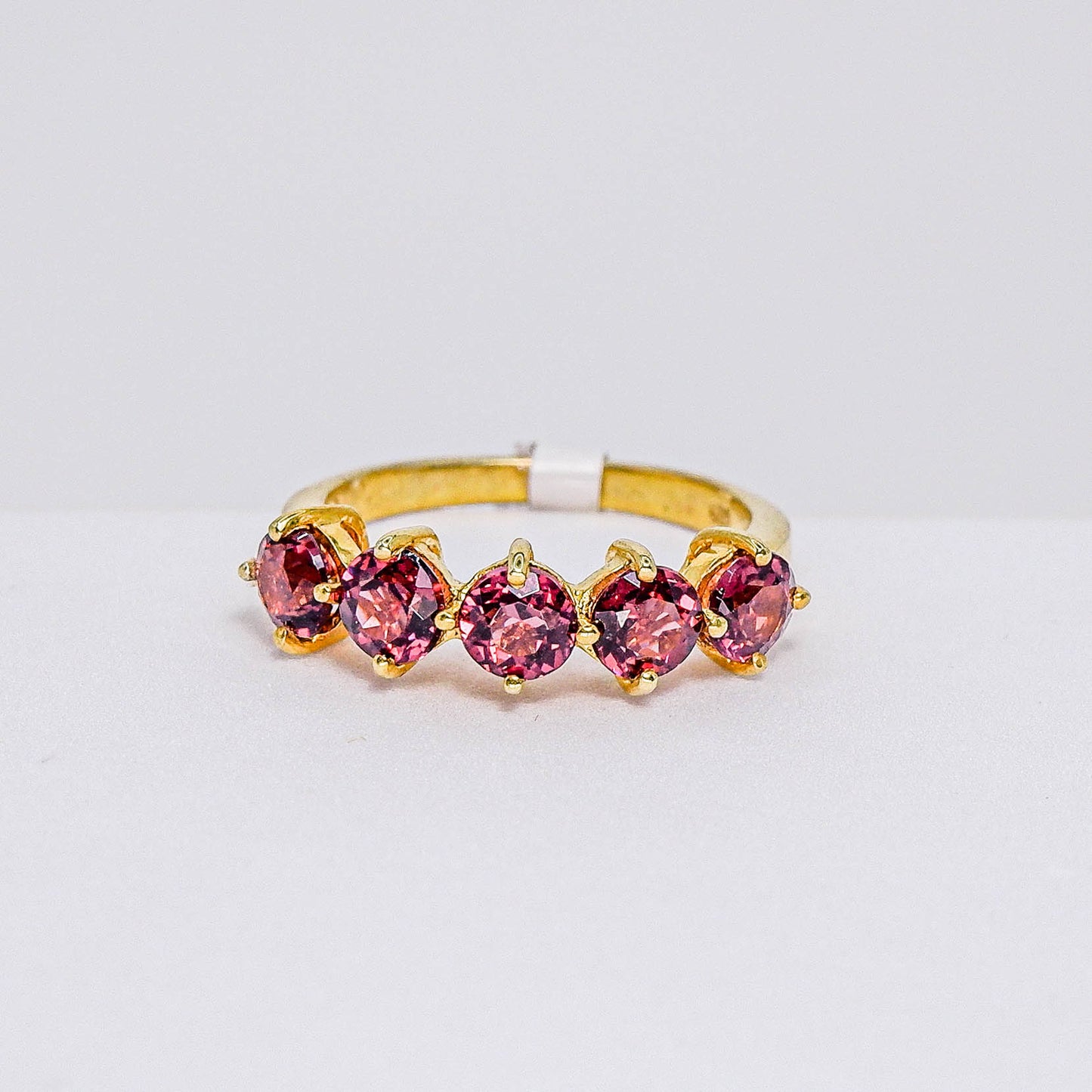 แหวนเงินแท้ 925 ฝังพลอย โรโดไลท์ (Rhodolite)