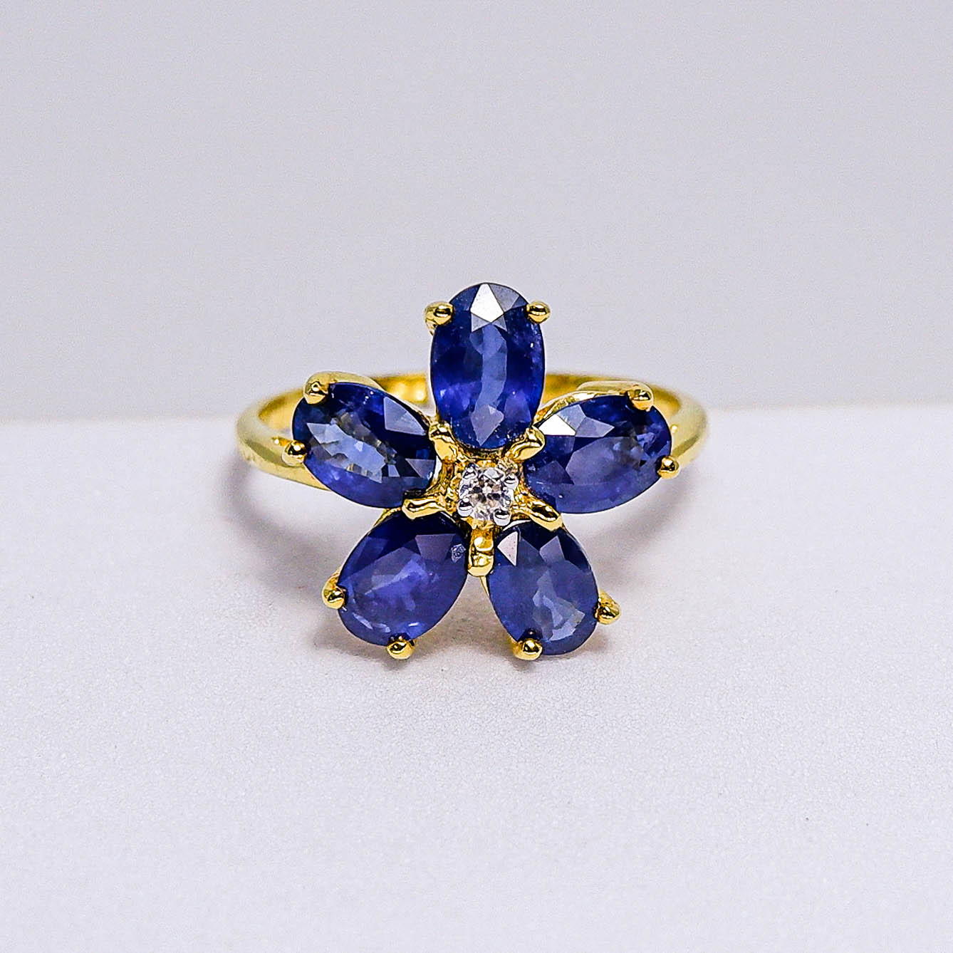 แหวนเงินแท้ 925 ฝังพลอย ไพลิน (Blue Sapphire) + เซอร์คอน (Zircon)