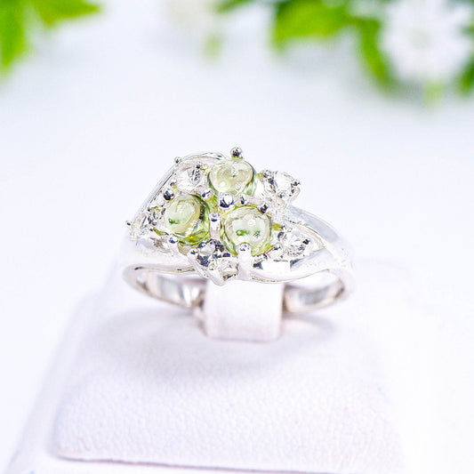 แหวนเงินแท้ 925 ฝังพลอย  เพอริดอท (Peridot) + ไวท์โทพาส (whitetopaz)