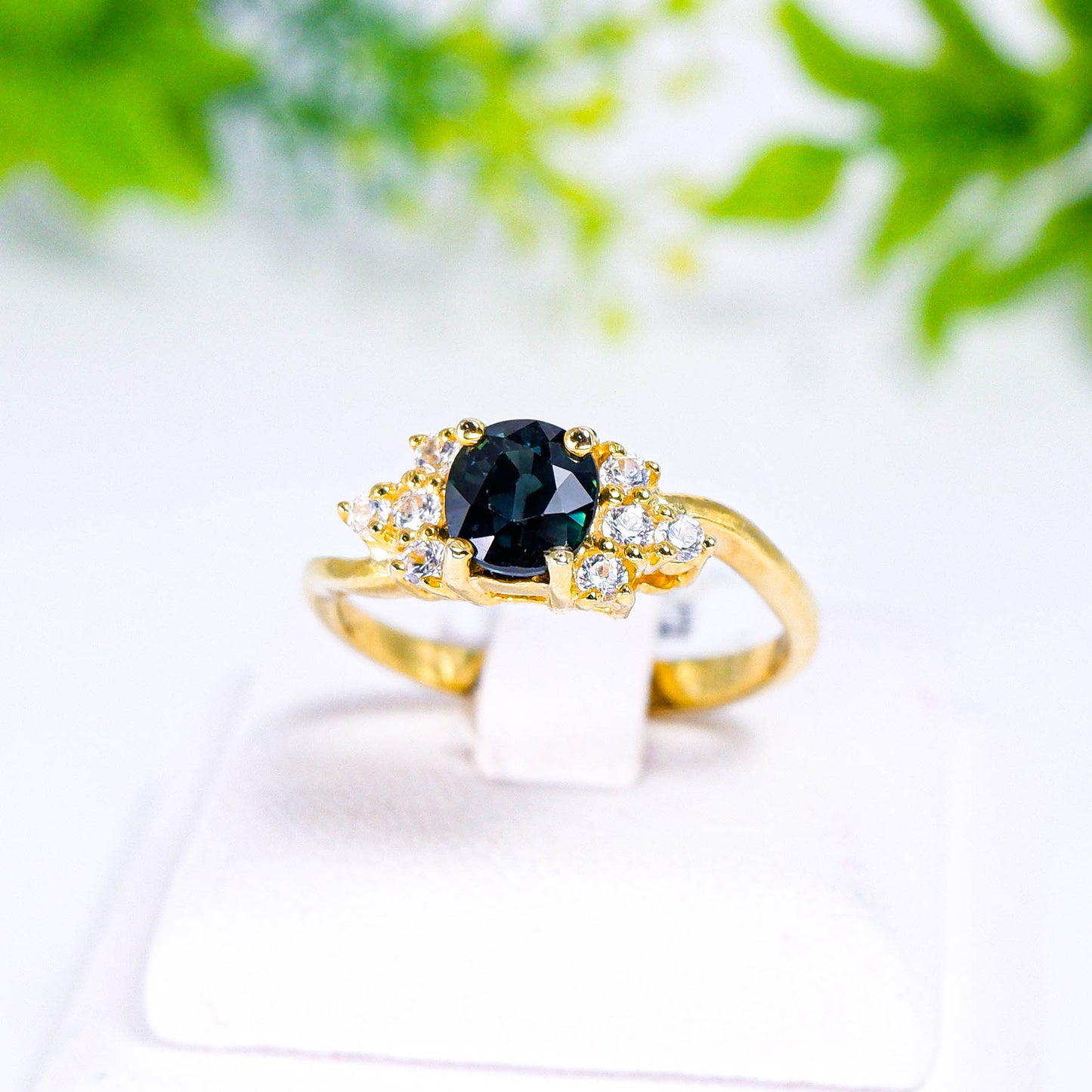 แหวนเงินแท้ 925 ฝังพลอย เขียวส่อง (green Sapphire) + เซอร์คอน (Zircon)