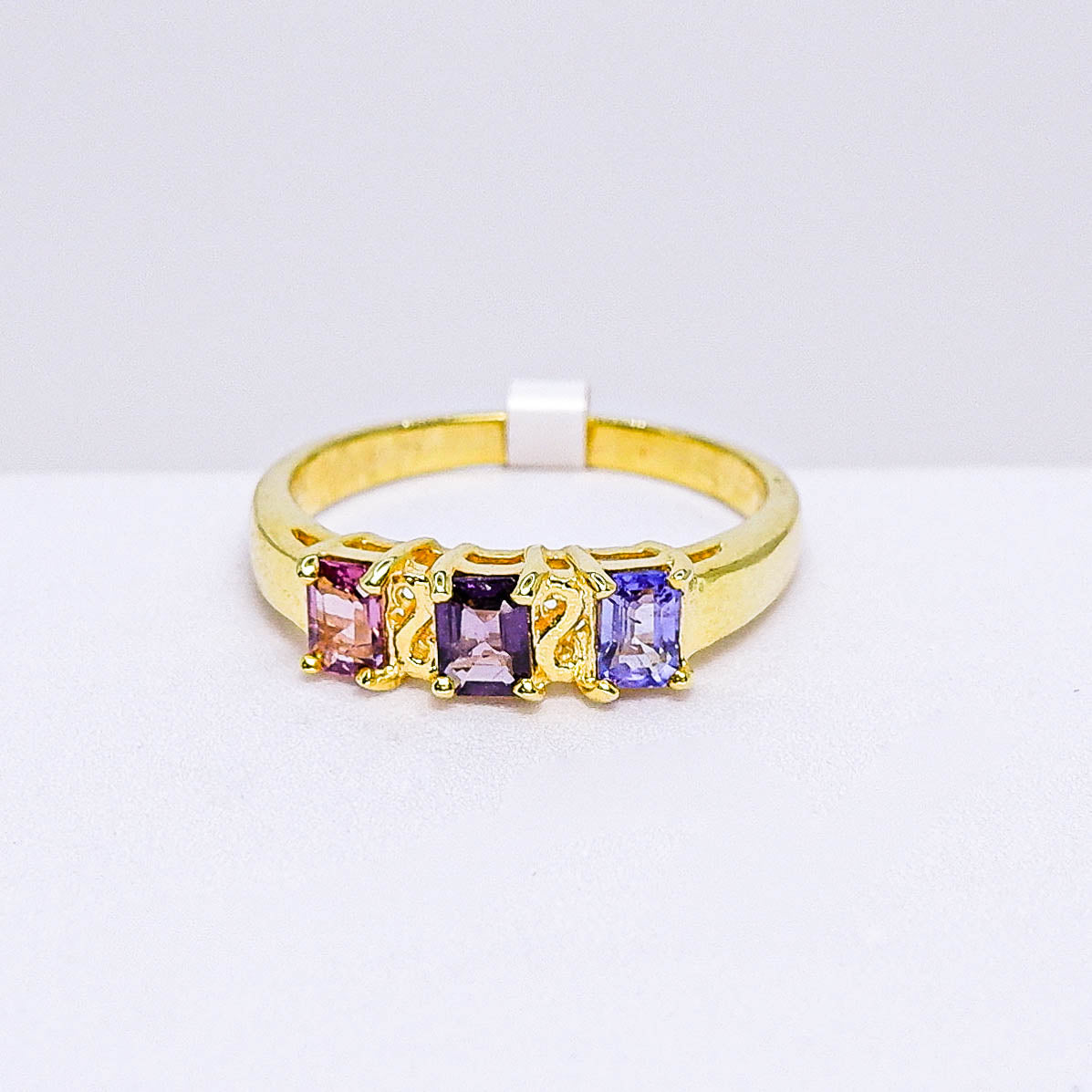 แหวนเงินแท้ 925 ฝังพลอย แซฟไฟร์ (Sapphire)
