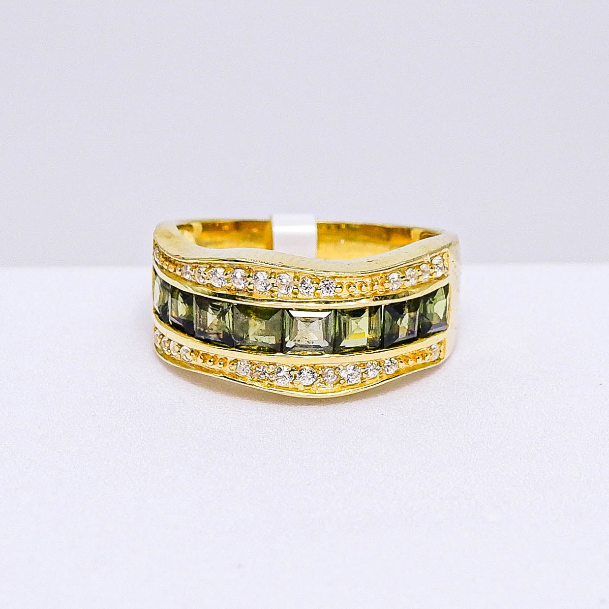 แหวนเงินแท้ 925 ฝังพลอย เขียวส่อง (green Sapphire) + เซอร์คอน (Zircon)