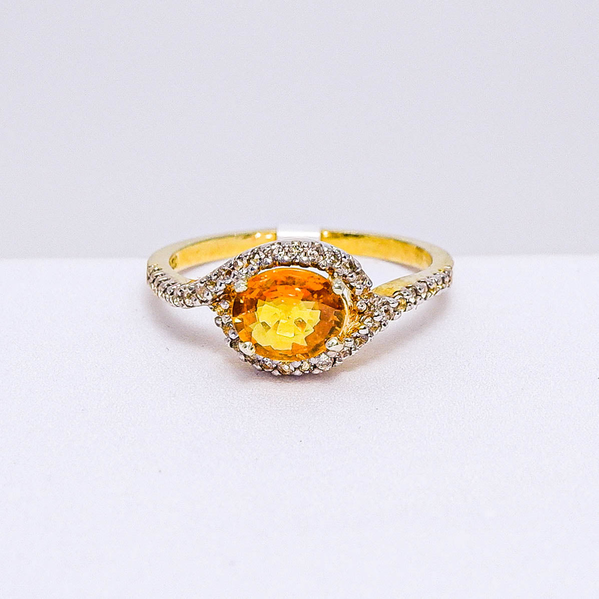 แหวนเงินแท้ 925 ฝังพลอย บุษราคัม (Yellow Sapphire) + ไวท์โทพาส (whitetopaz)