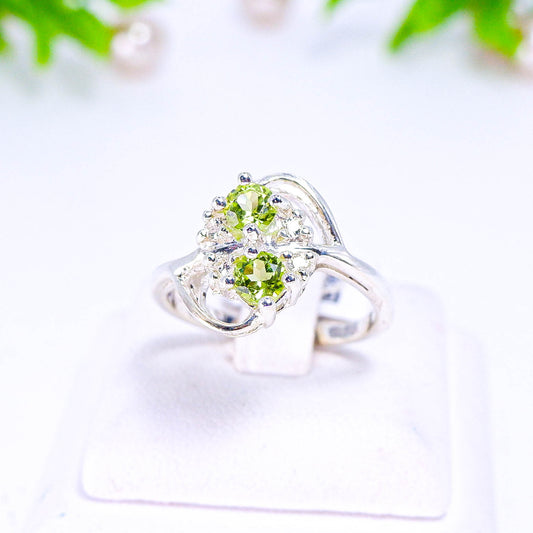 แหวนเงินแท้ 925 ฝังพลอย เพอริดอท (Peridot) + ไวท์โทพาส (whitetopaz)