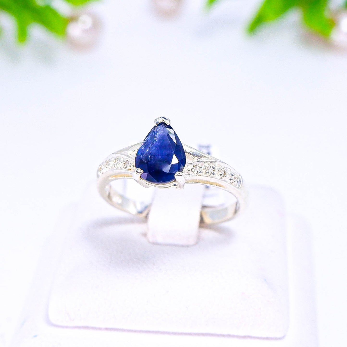 แหวนเงินแท้ 925 ฝังพลอย ไพลิน (Blue Sapphire) + ไวท์โทพาส (whitetopaz)