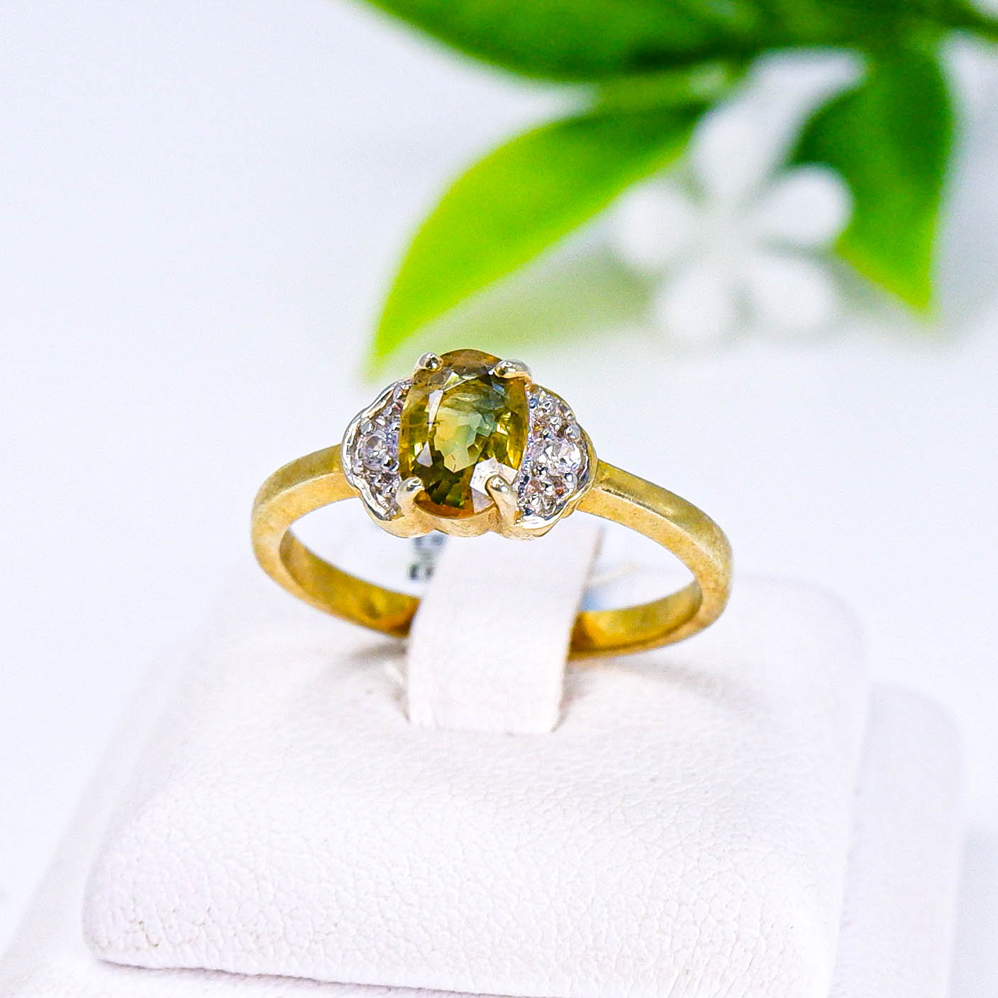 แหวนเงินแท้ 925 ฝังพลอย บุษบางกะจะ (Yellow Sapphire) + เซอร์คอน (Zircon)