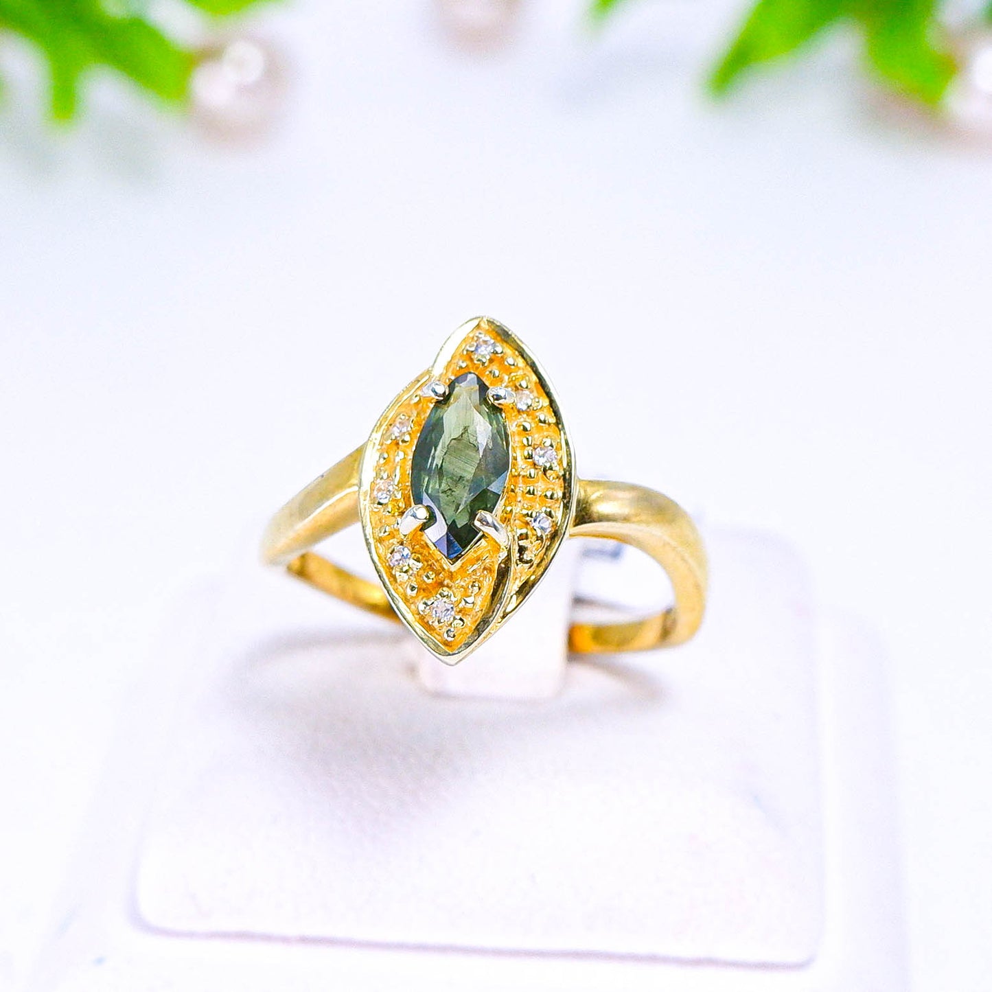 แหวนเงินแท้ 925 ฝังพลอย เขียวส่อง (green Sapphire) + เซอร์คอน (Zircon)