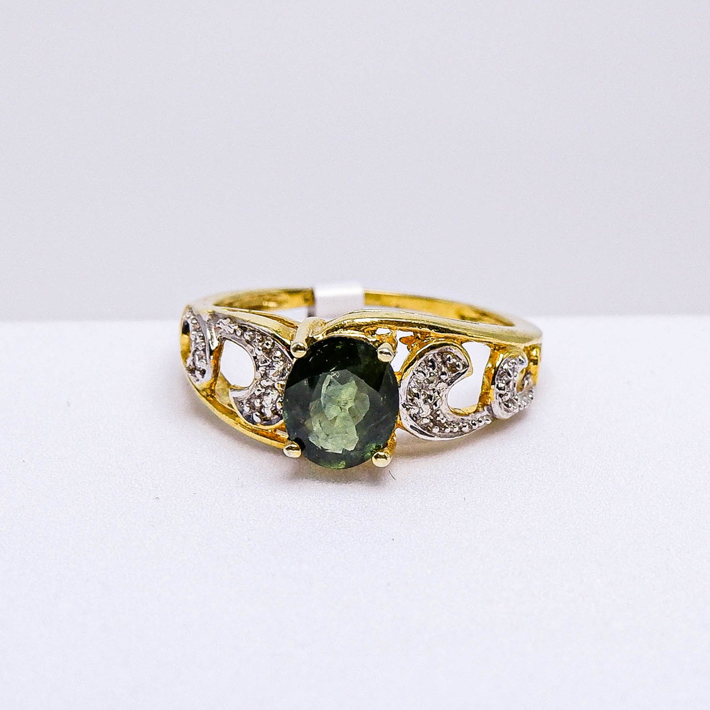 แหวนเงินแท้ 925 ฝังพลอย เขียวส่อง (green Sapphire) + เซอร์คอน (Zircon)
