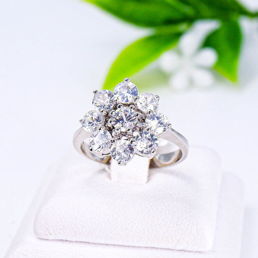 แหวนเงินแท้ 925 ฝังพลอย เพทายขาว (White Zircon)