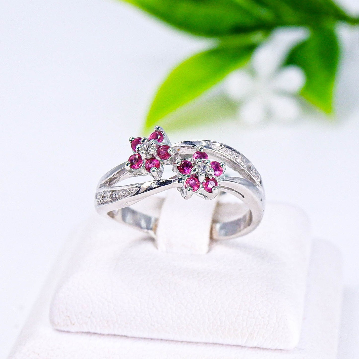 แหวนเงินแท้ 925 ฝังพลอย ทับทิมไทย (Siam Ruby) + เซอร์คอน (Zircon)