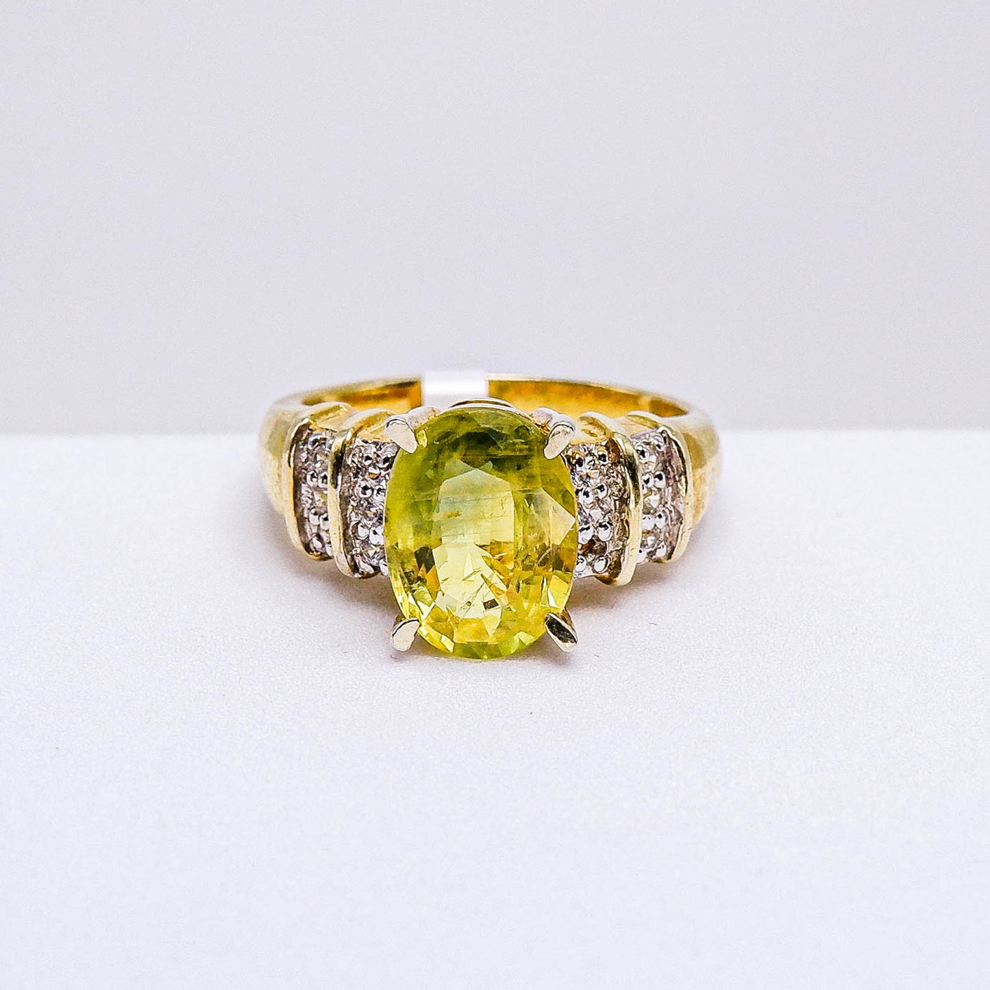แหวนเงินแท้ 925 ฝังพลอย บุษราคัมบางกะจะ (Yellow Sapphire) + เซอร์คอน (Zircon)