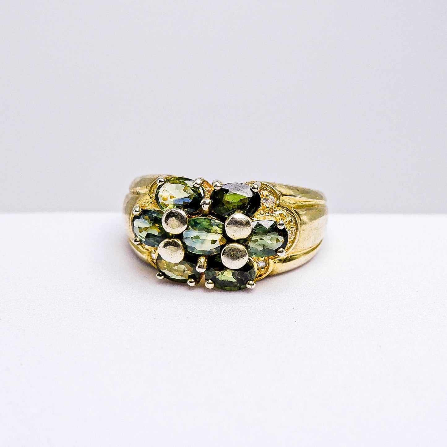 แหวนเงินแท้ 925 ฝังพลอย เขียวส่องบางกะจะ (green Sapphire) + เขียวส่อง (green Sapphire)