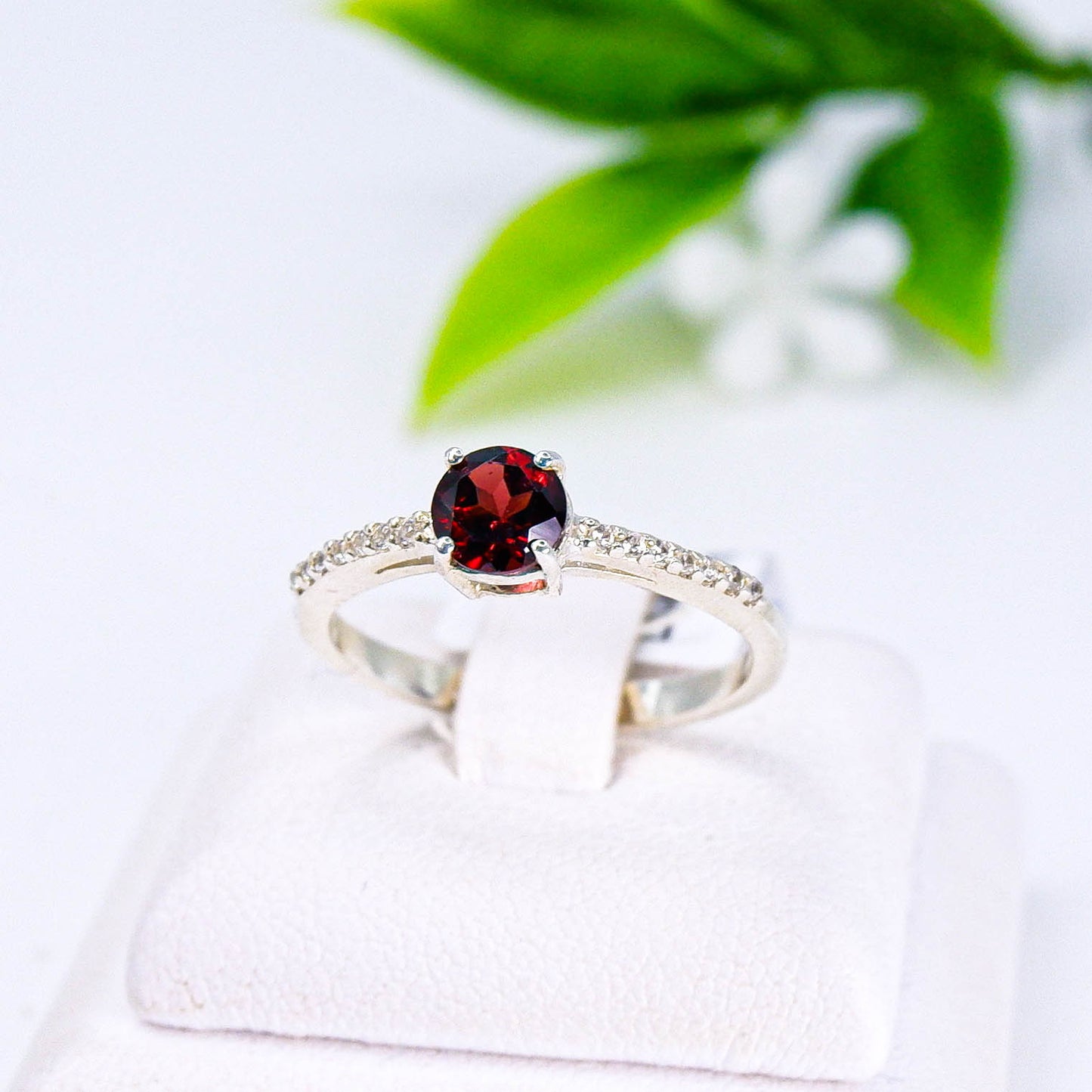 แหวนเงินแท้ 925 ฝังพลอย โกเมน (Garnet) + เซอร์คอน (Zircon)