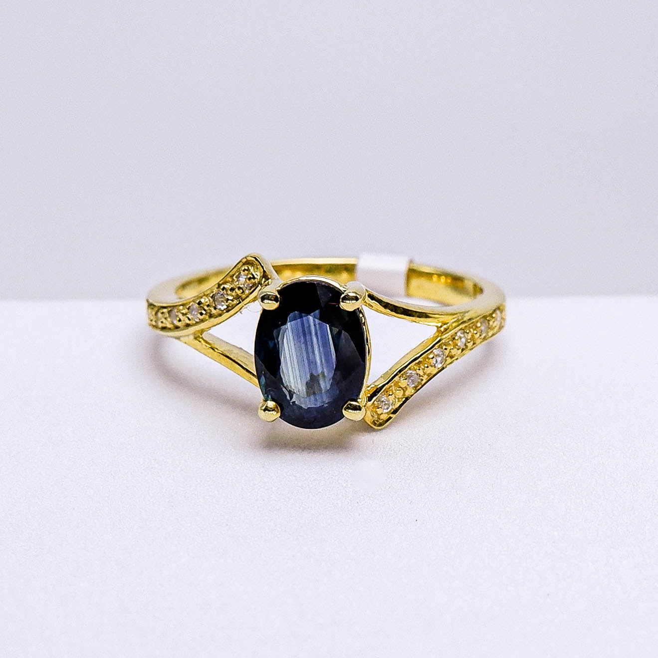 แหวนเงินแท้ 925 ฝังพลอย ไพลินมาดา (Madagascar Blue Sapphire) + เซอร์คอน (Zircon)
