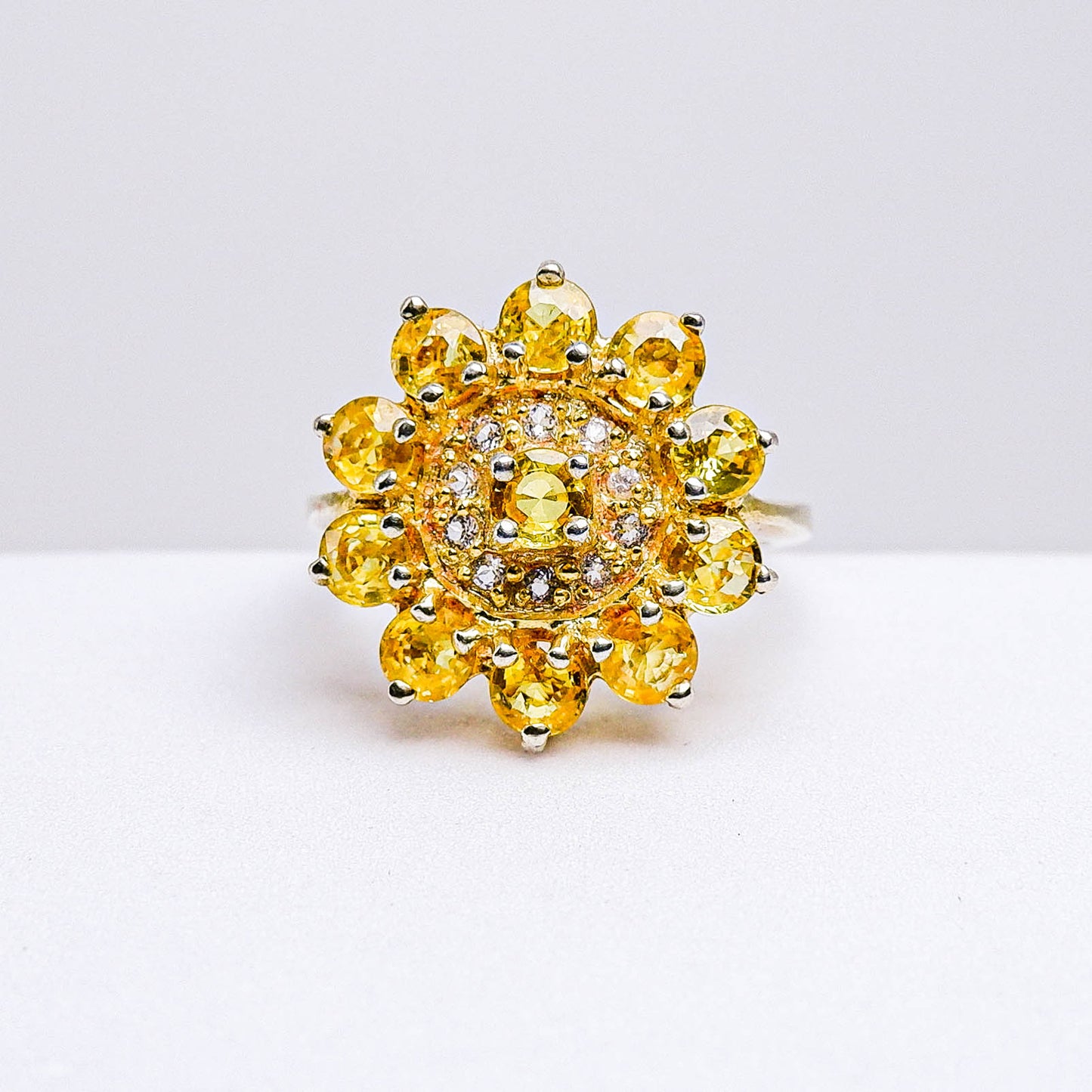 แหวนเงินแท้ 925 ฝังพลอย บุษราคัม (Yellow Sapphire) + ไวท์โทพาส (whitetopaz)